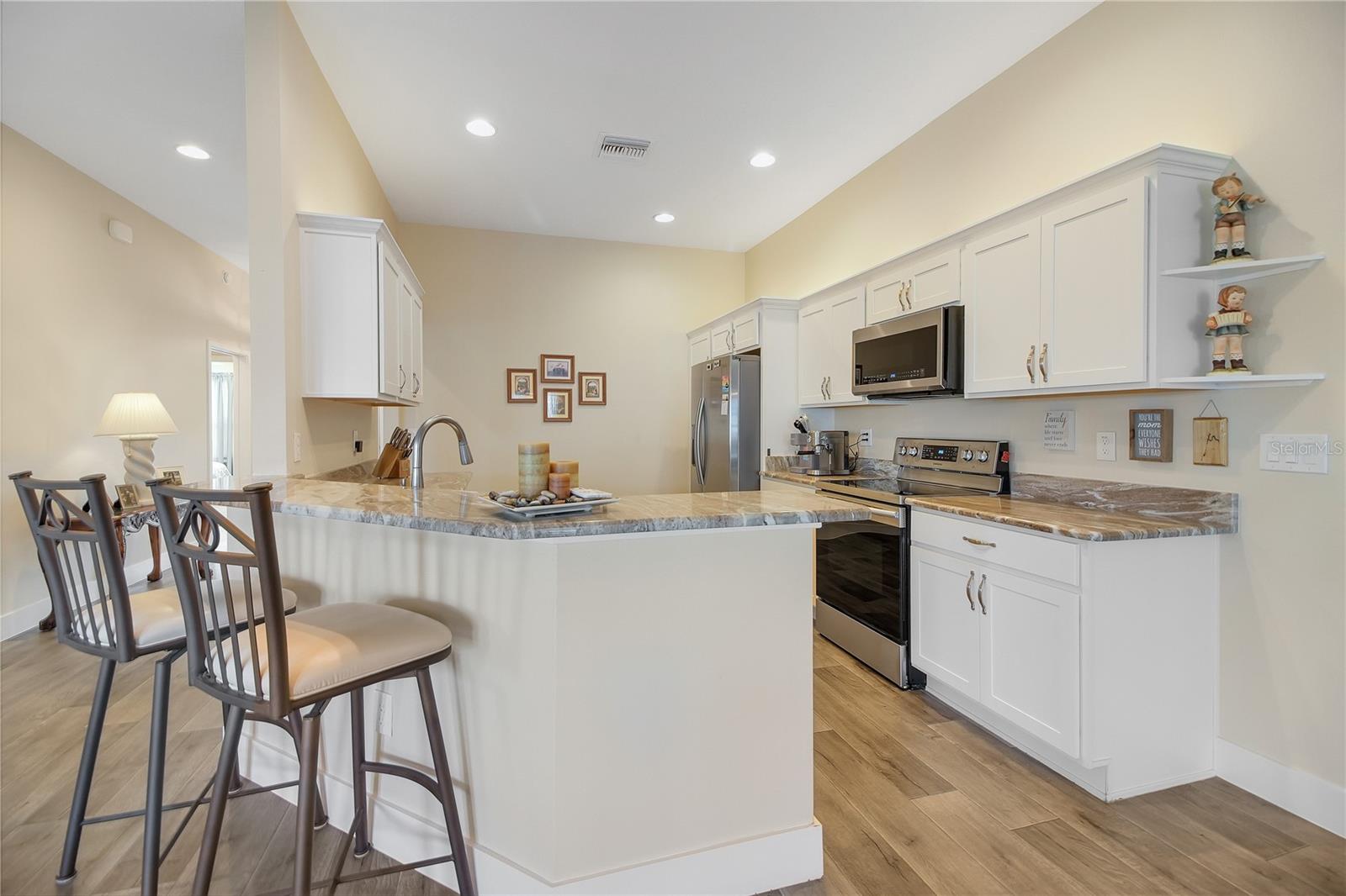 OXFORD OAKS - Residential