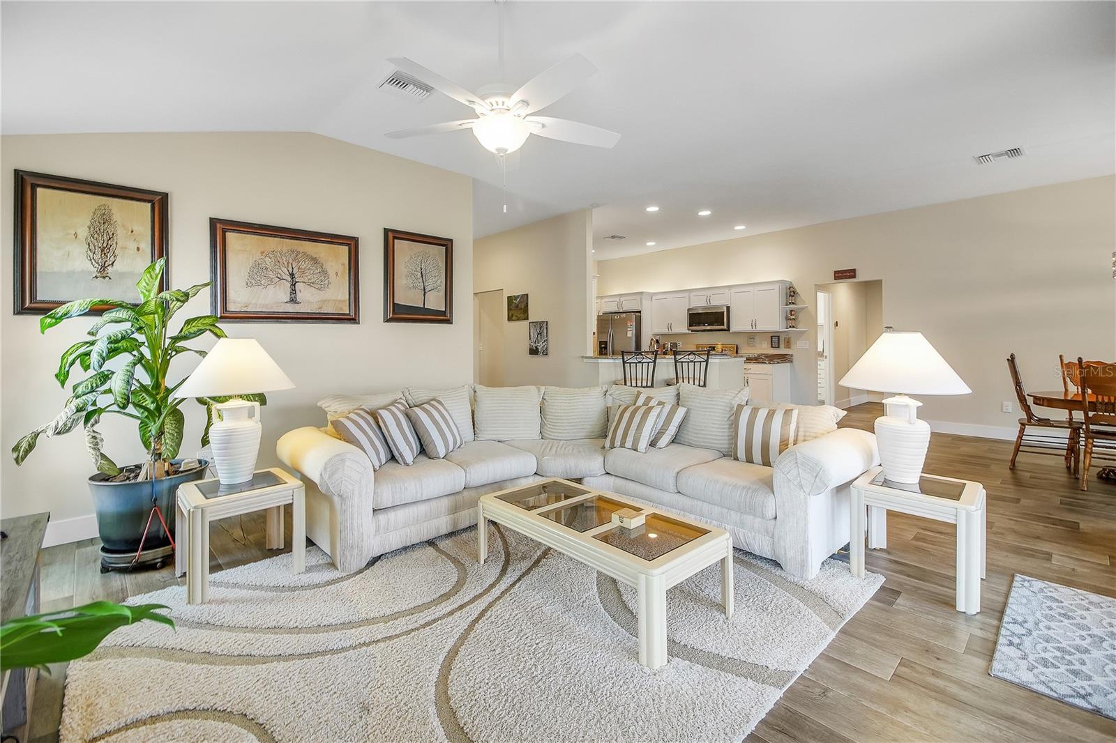 OXFORD OAKS - Residential