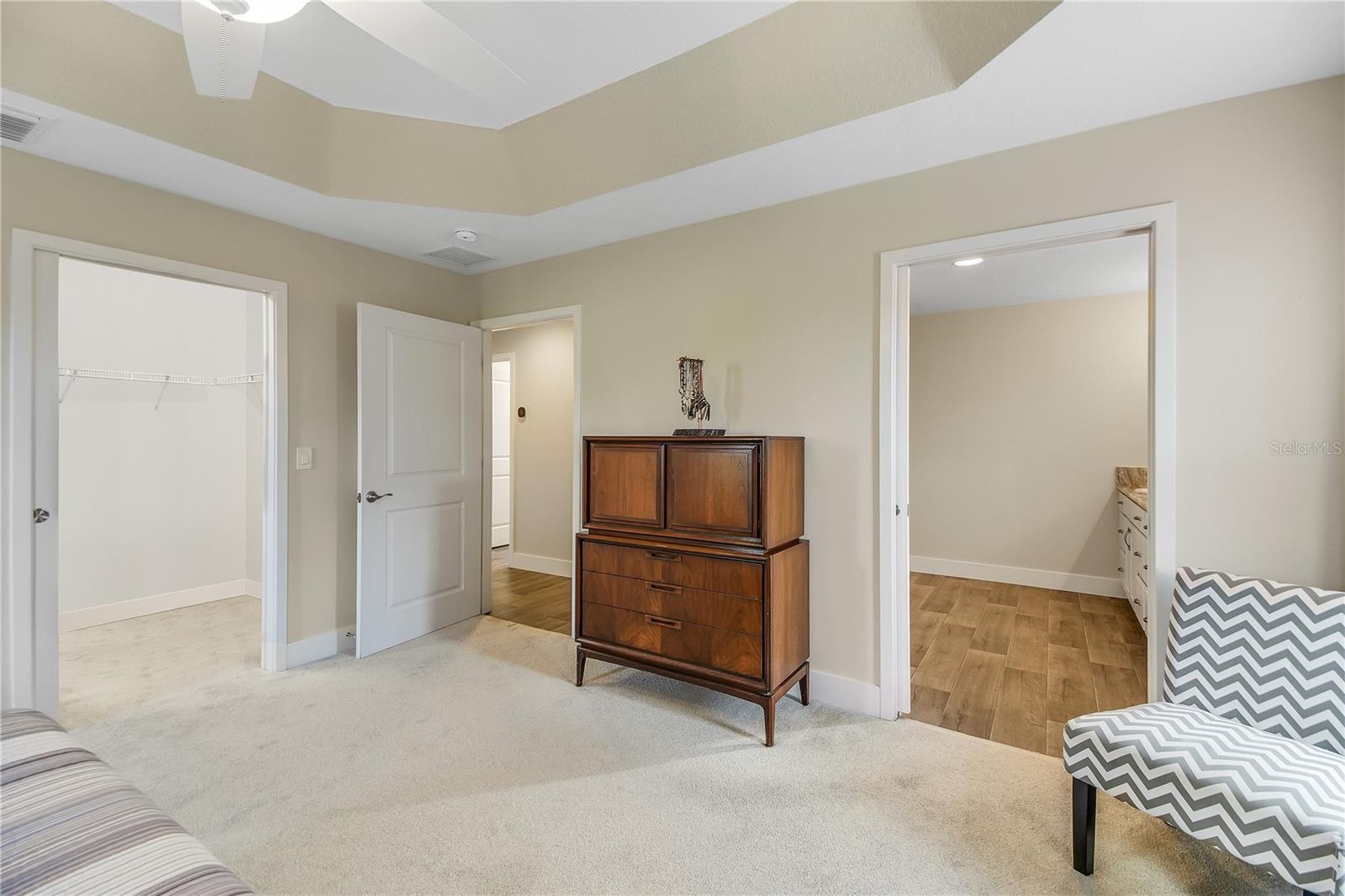 OXFORD OAKS - Residential