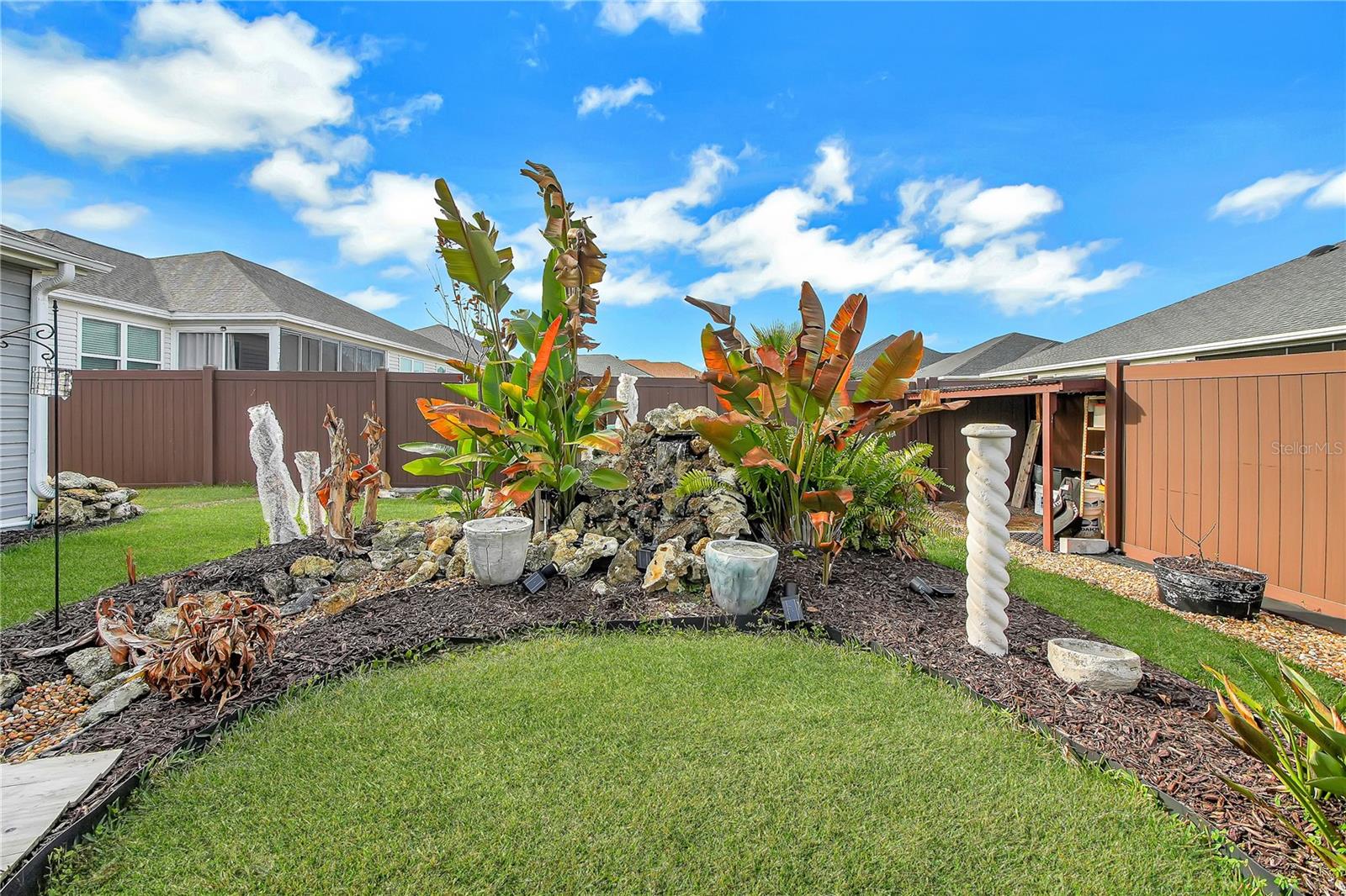 OXFORD OAKS - Residential