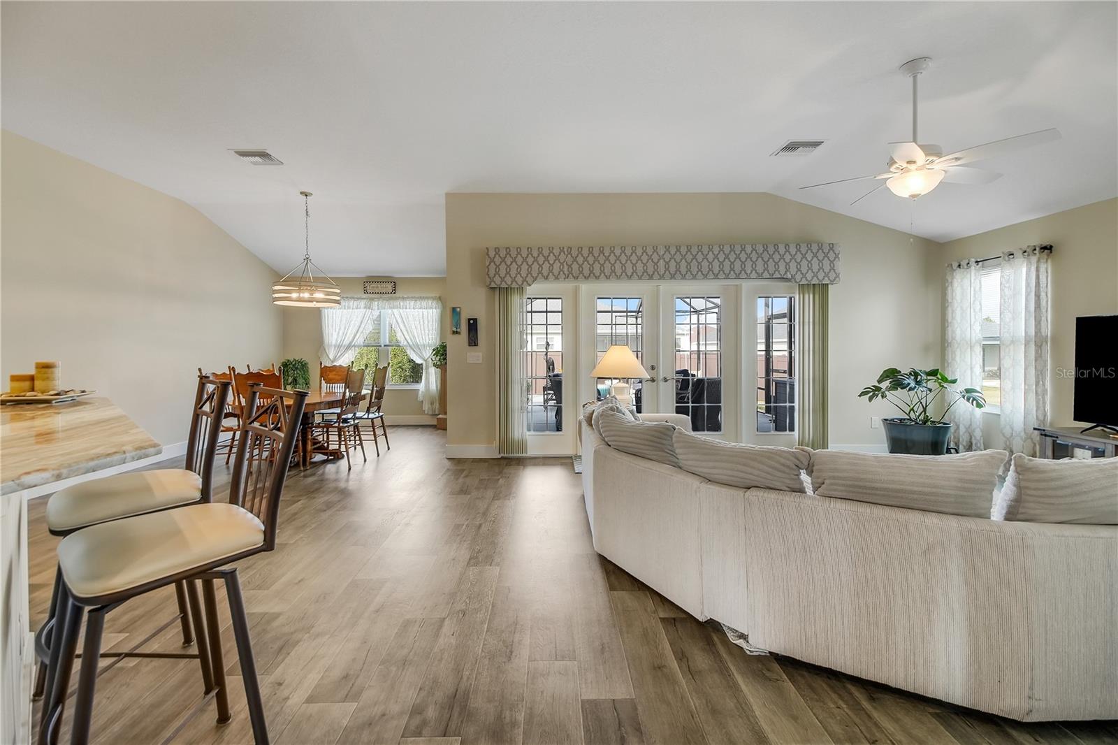 OXFORD OAKS - Residential