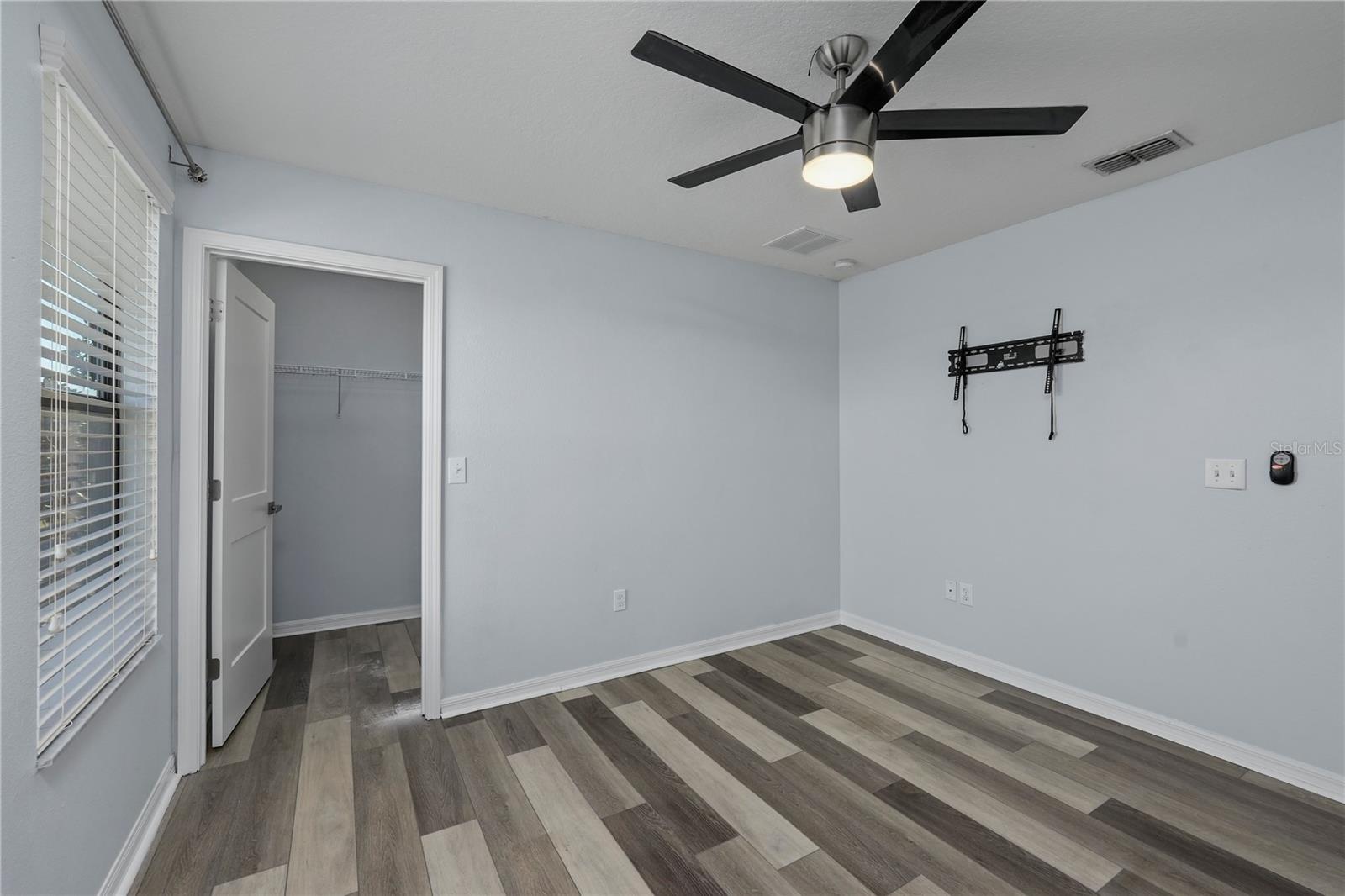 VILLAGES/TRINITY LAKES - Residential