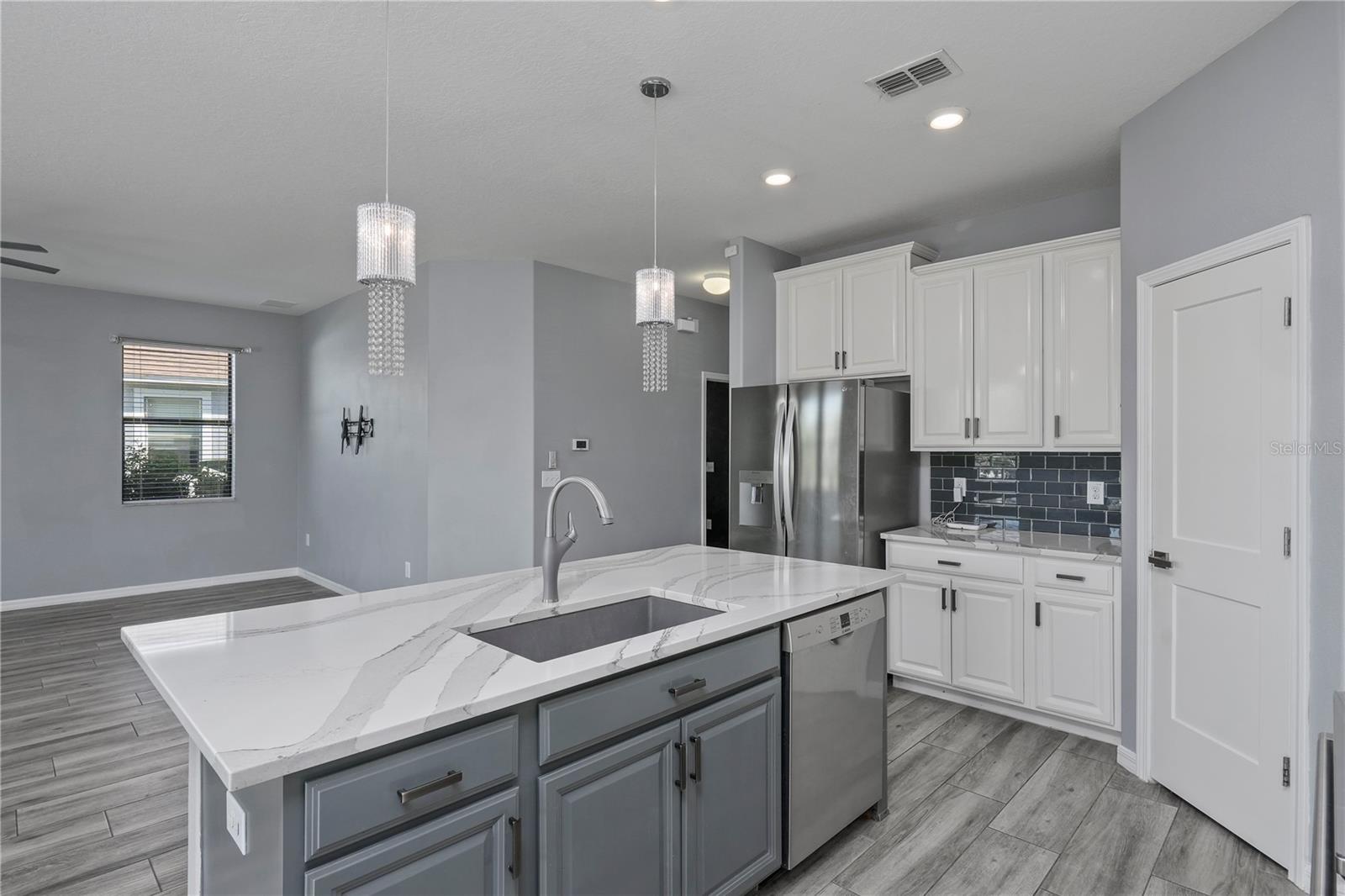 VILLAGES/TRINITY LAKES - Residential