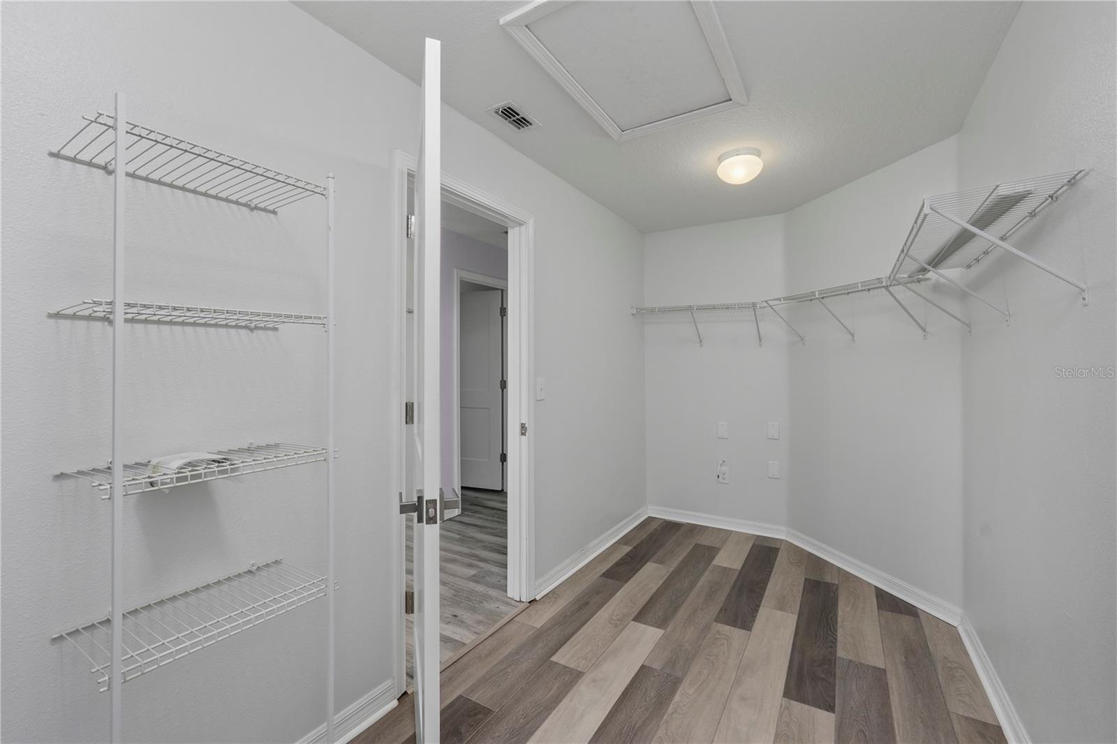 VILLAGES/TRINITY LAKES - Residential