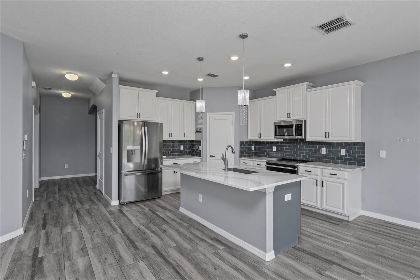 VILLAGES/TRINITY LAKES - Residential