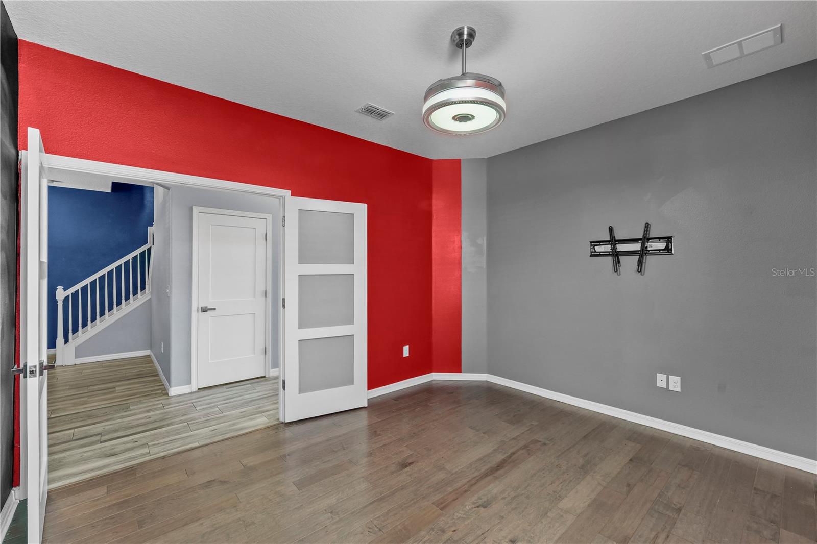 VILLAGES/TRINITY LAKES - Residential