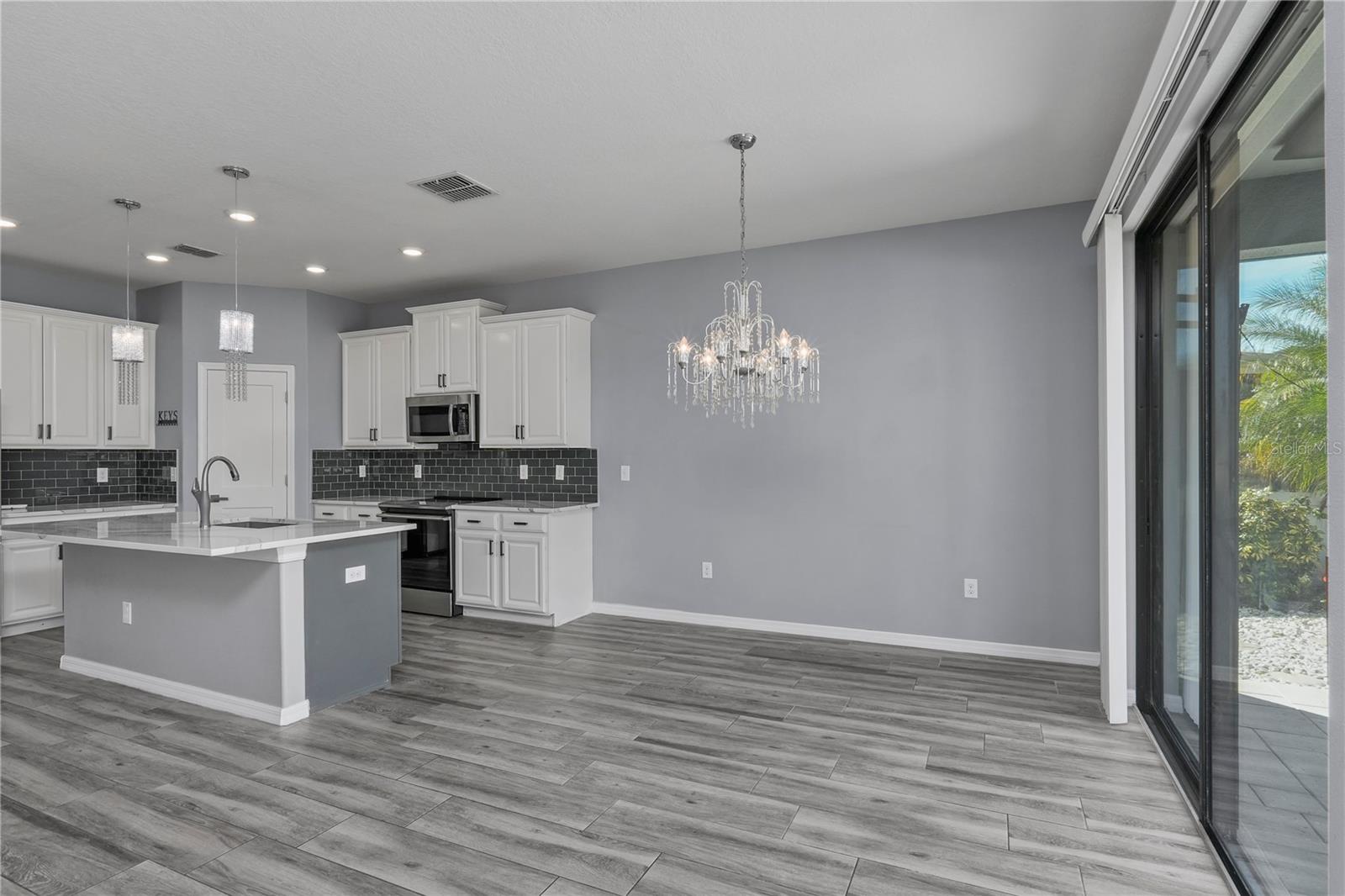 VILLAGES/TRINITY LAKES - Residential