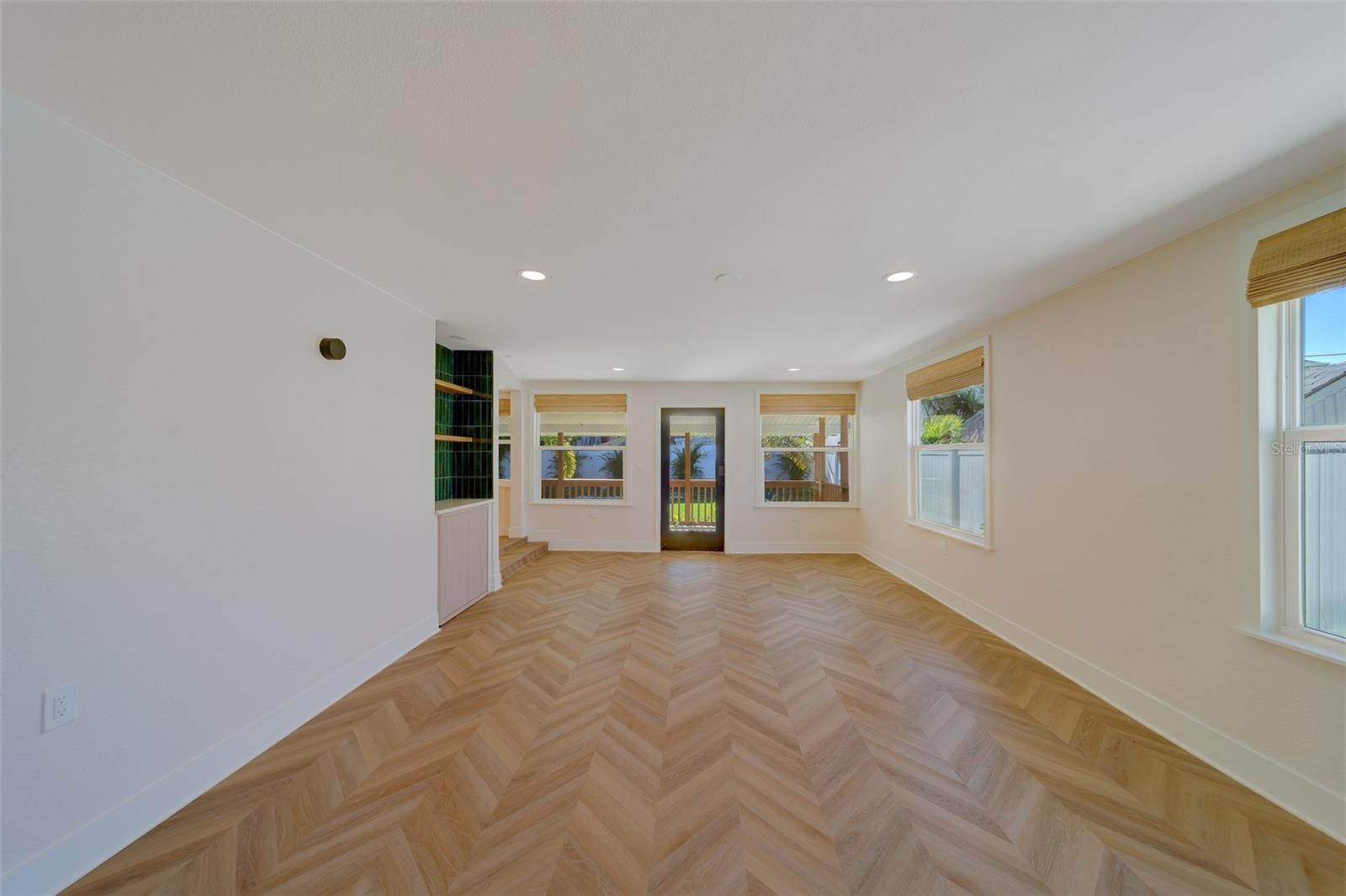 ST PETERSBURG BEACH REP - Residential