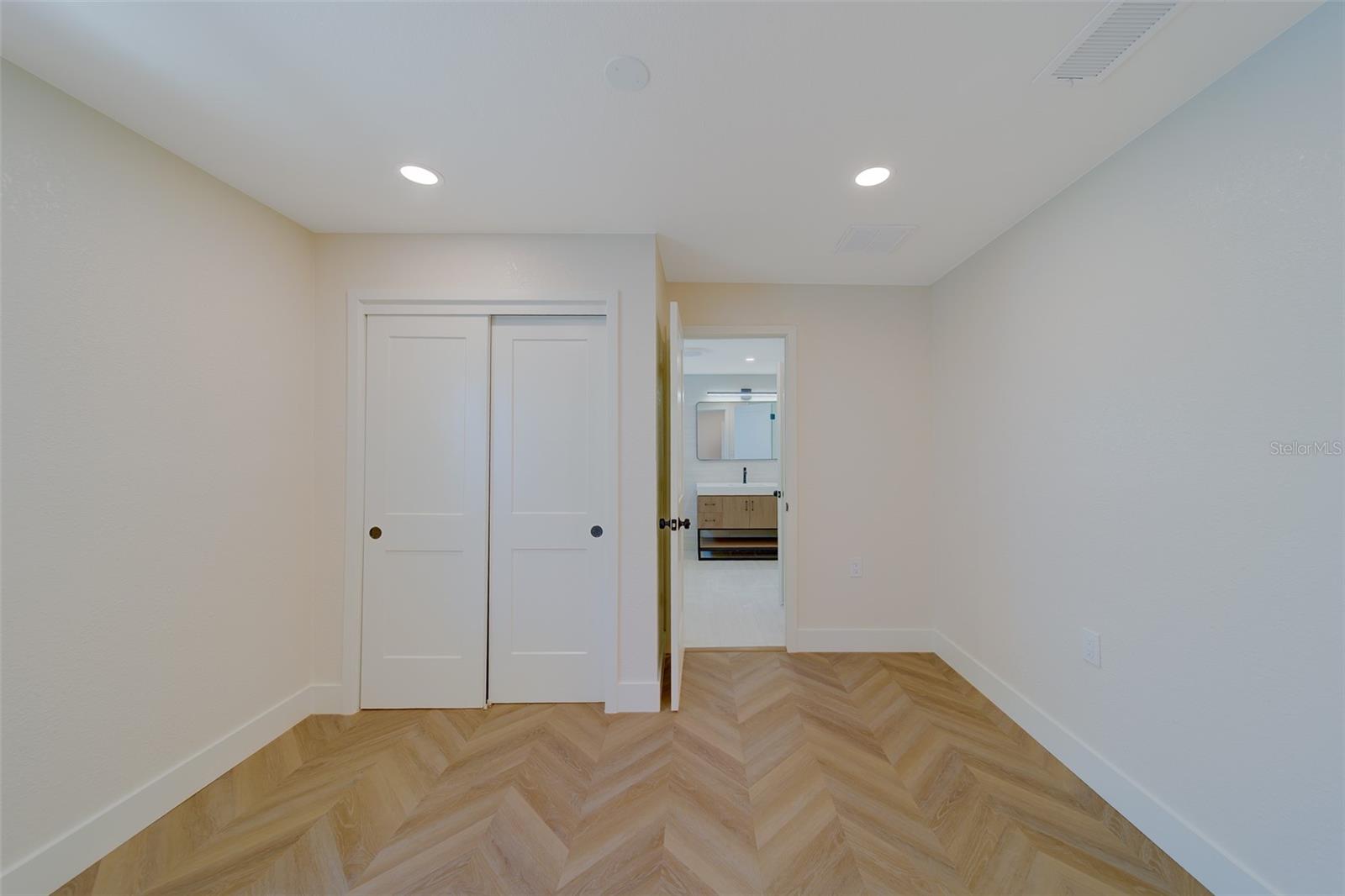 ST PETERSBURG BEACH REP - Residential