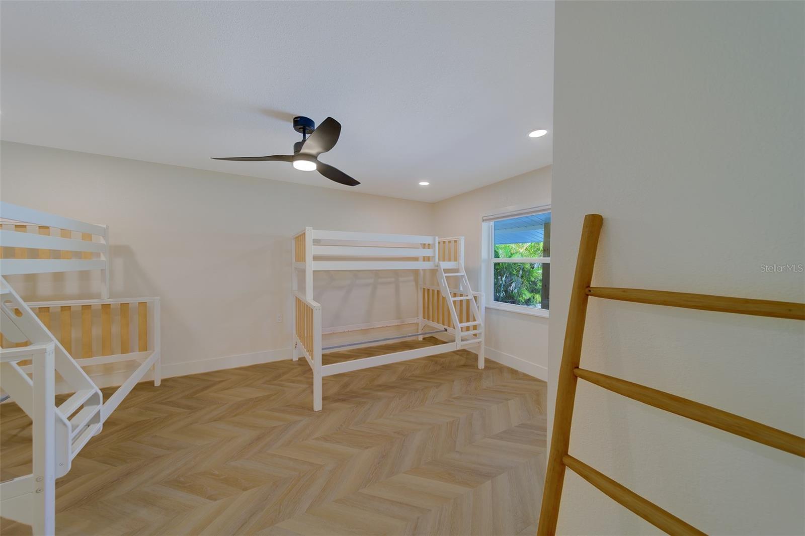 ST PETERSBURG BEACH REP - Residential