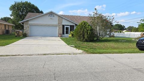 Photo of 501 Kilimanjaro Drive, Kissimmee, FL 34758 (MLS # S5127277)