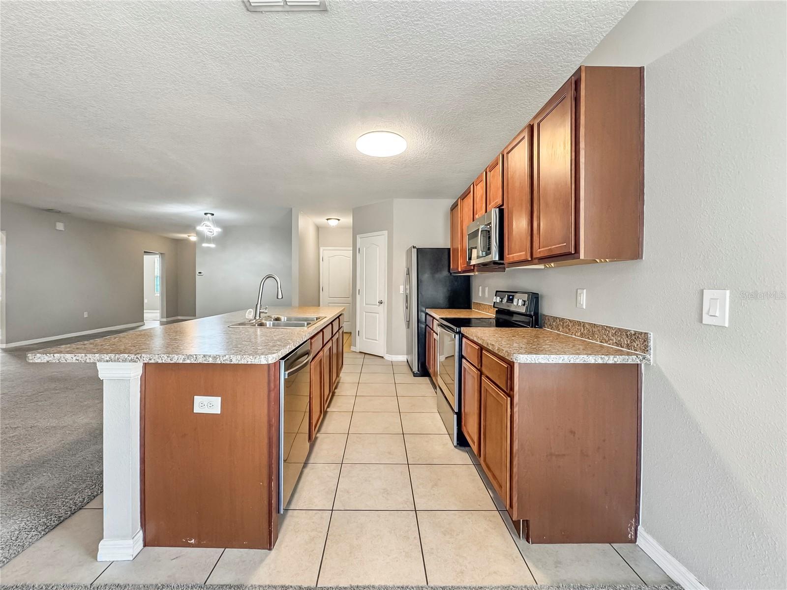 CENTRAL POINTE - Residential Lease