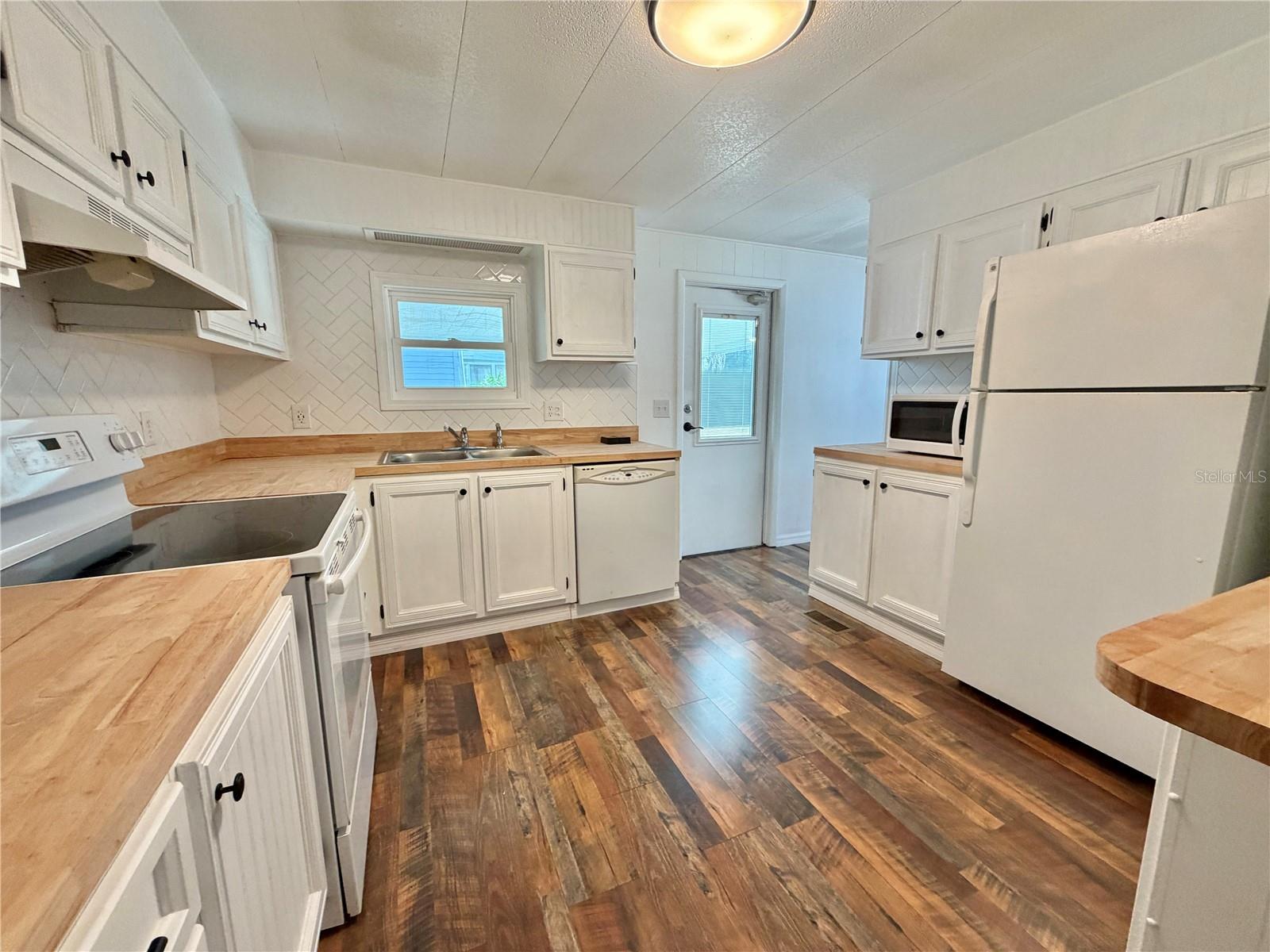 HAWTHORNE AT LEESBURG A COOP - Residential