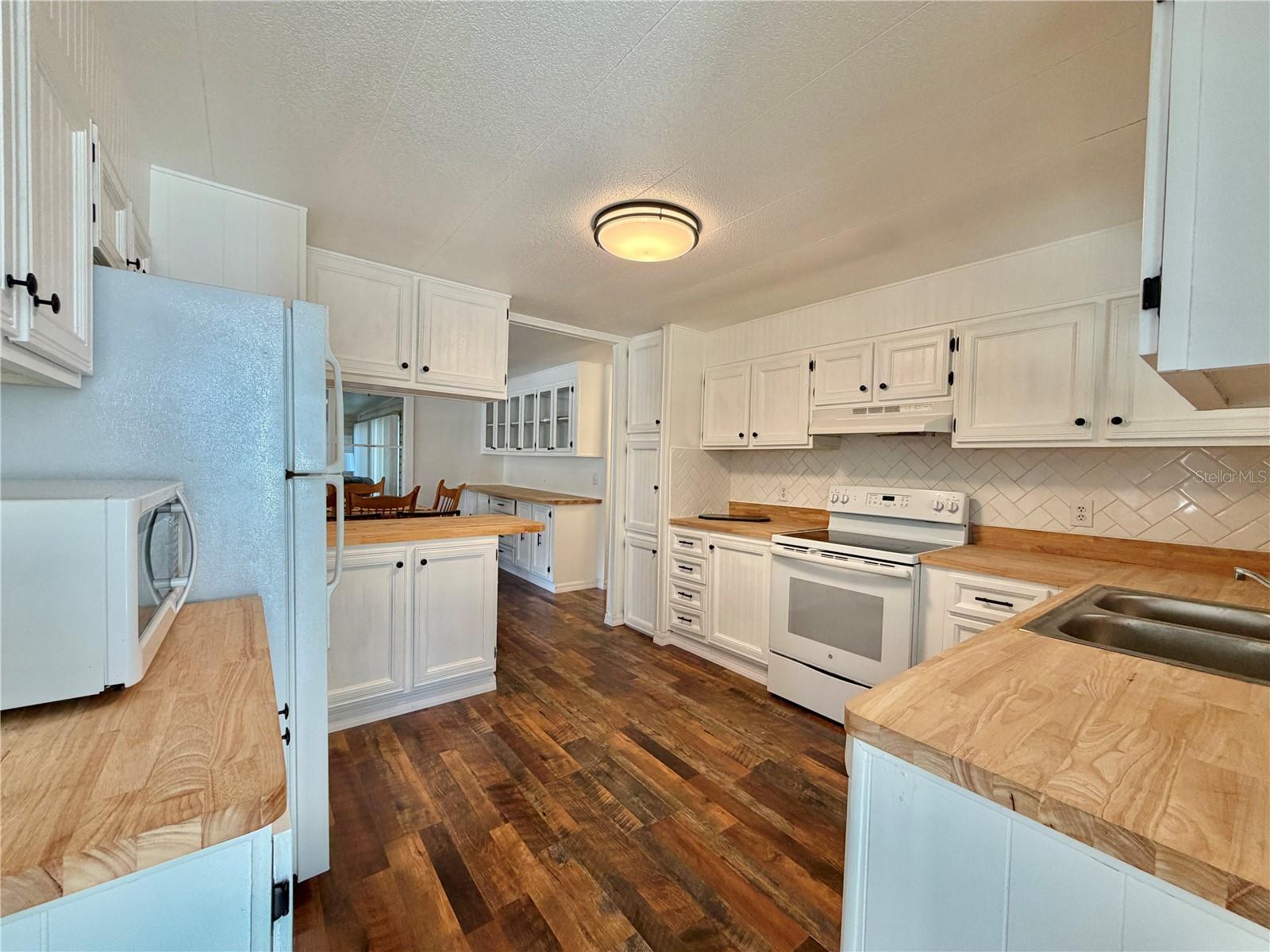 HAWTHORNE AT LEESBURG A COOP - Residential