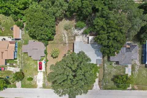 A home in WINTER HAVEN