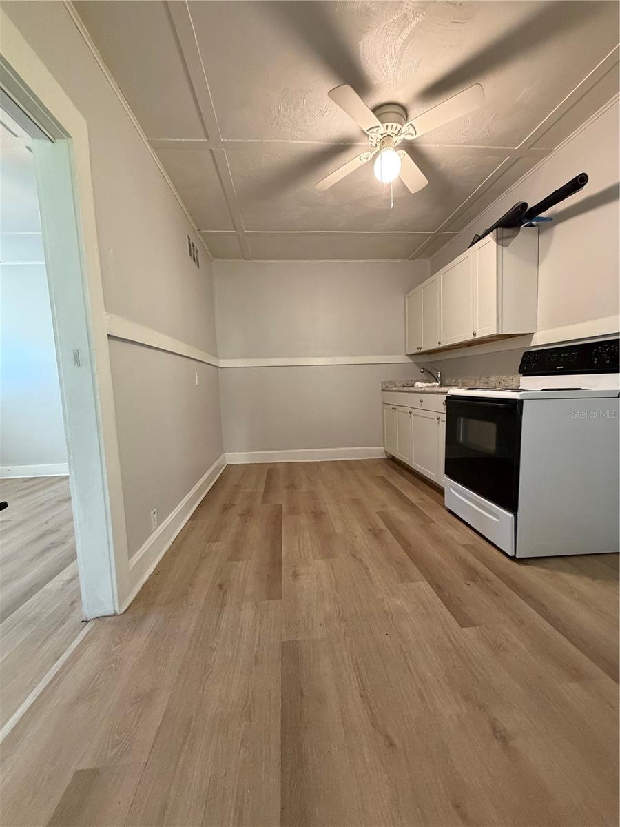 ELLICHS - Residential Lease