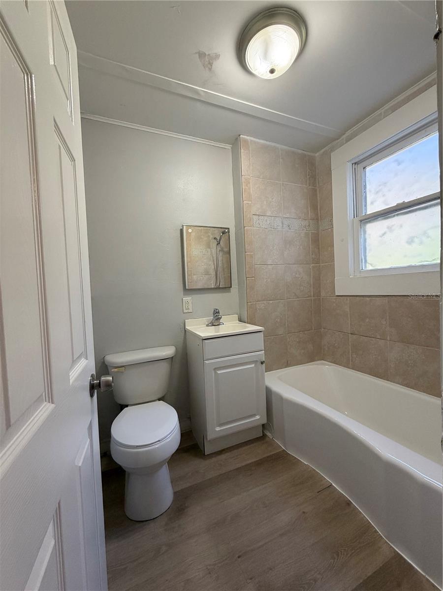 ELLICHS - Residential Lease