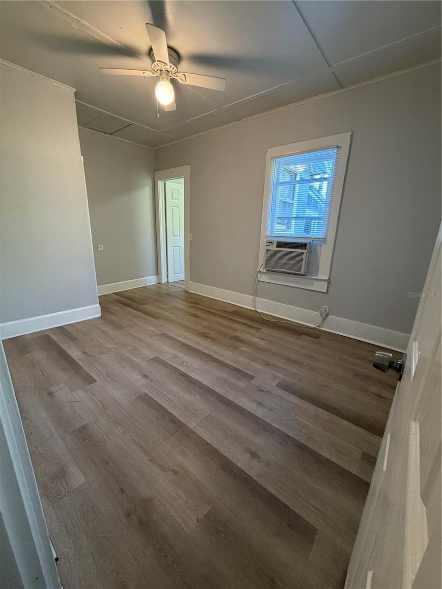 ELLICHS - Residential Lease