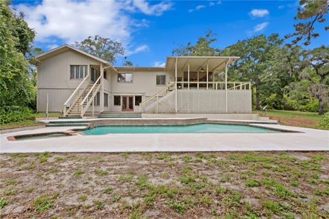 A home in PALM HARBOR