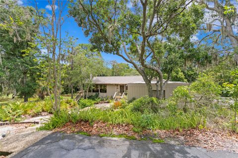 A home in PALM HARBOR