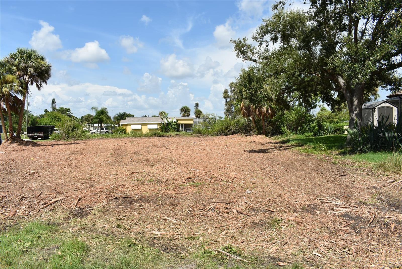 SUNCOAST - Land