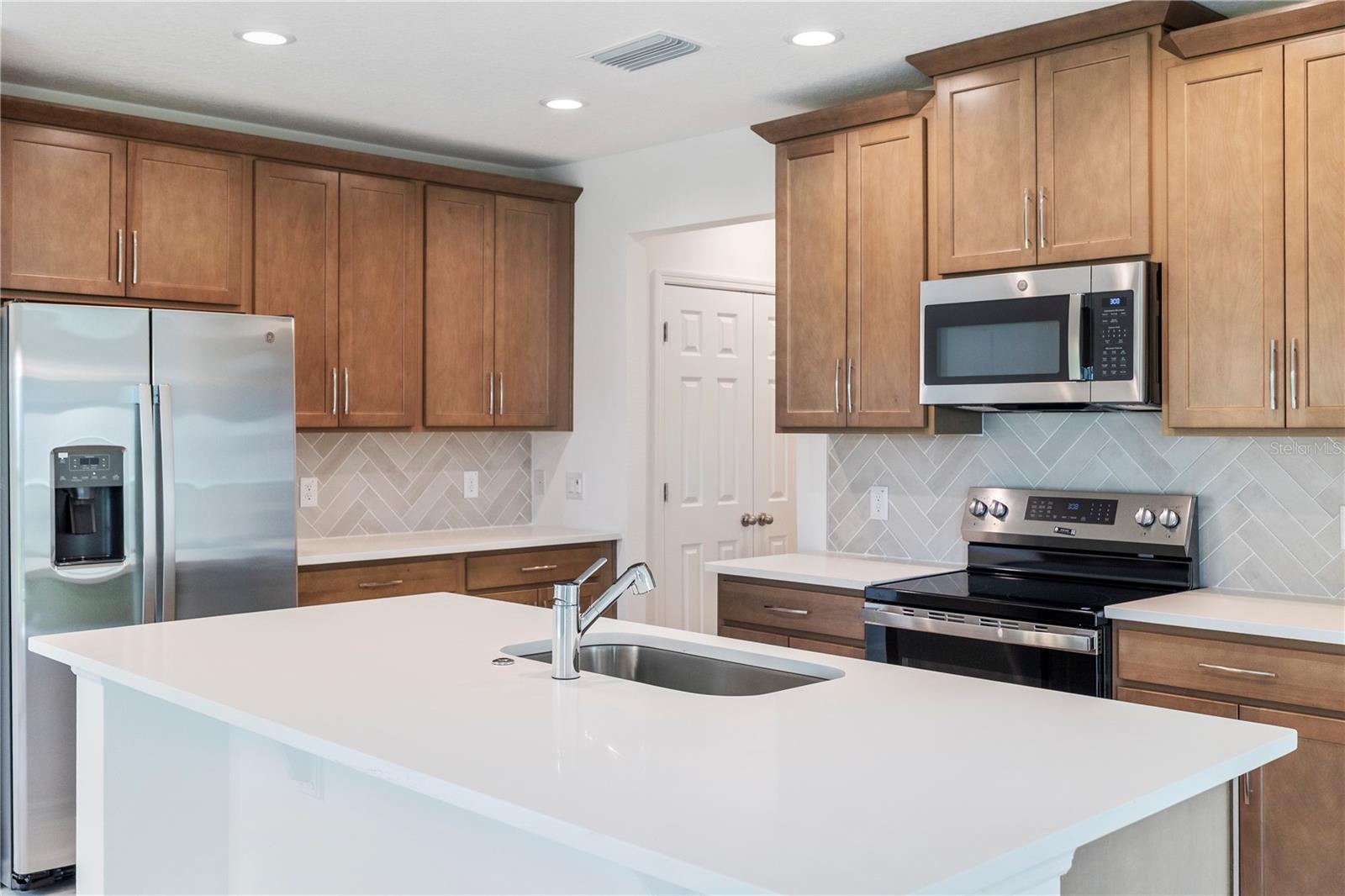 864 SCRUB OAK HAMMOCK ROAD