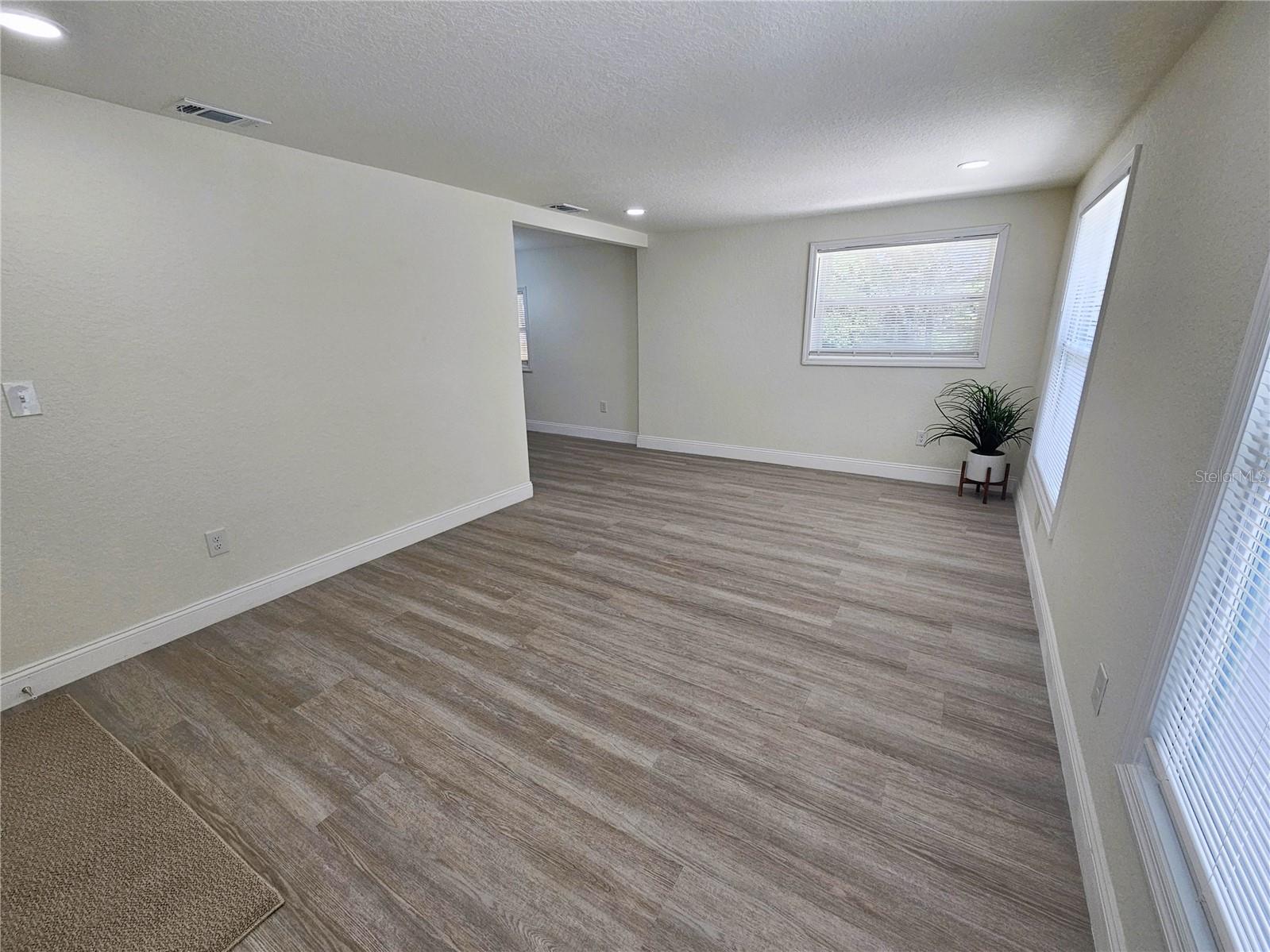 HUDSON TERRACE 1ST ADD - Residential Lease
