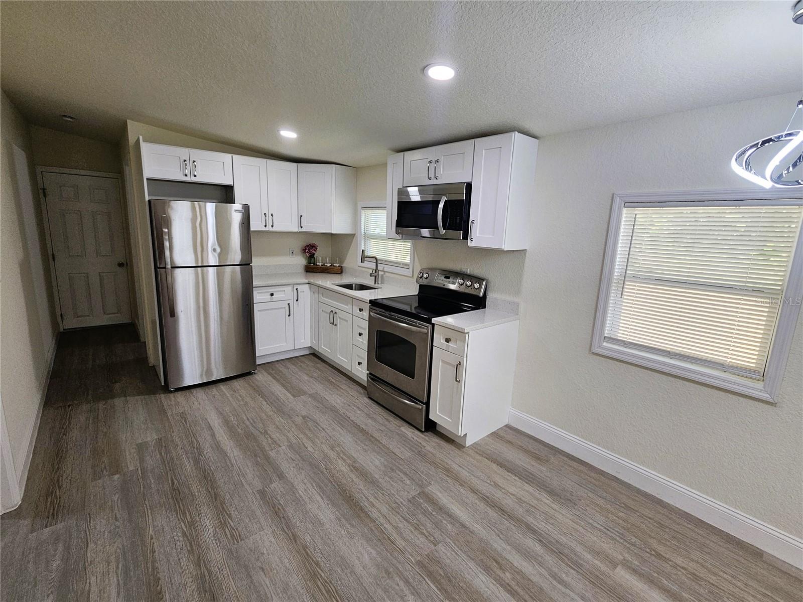 HUDSON TERRACE 1ST ADD - Residential Lease