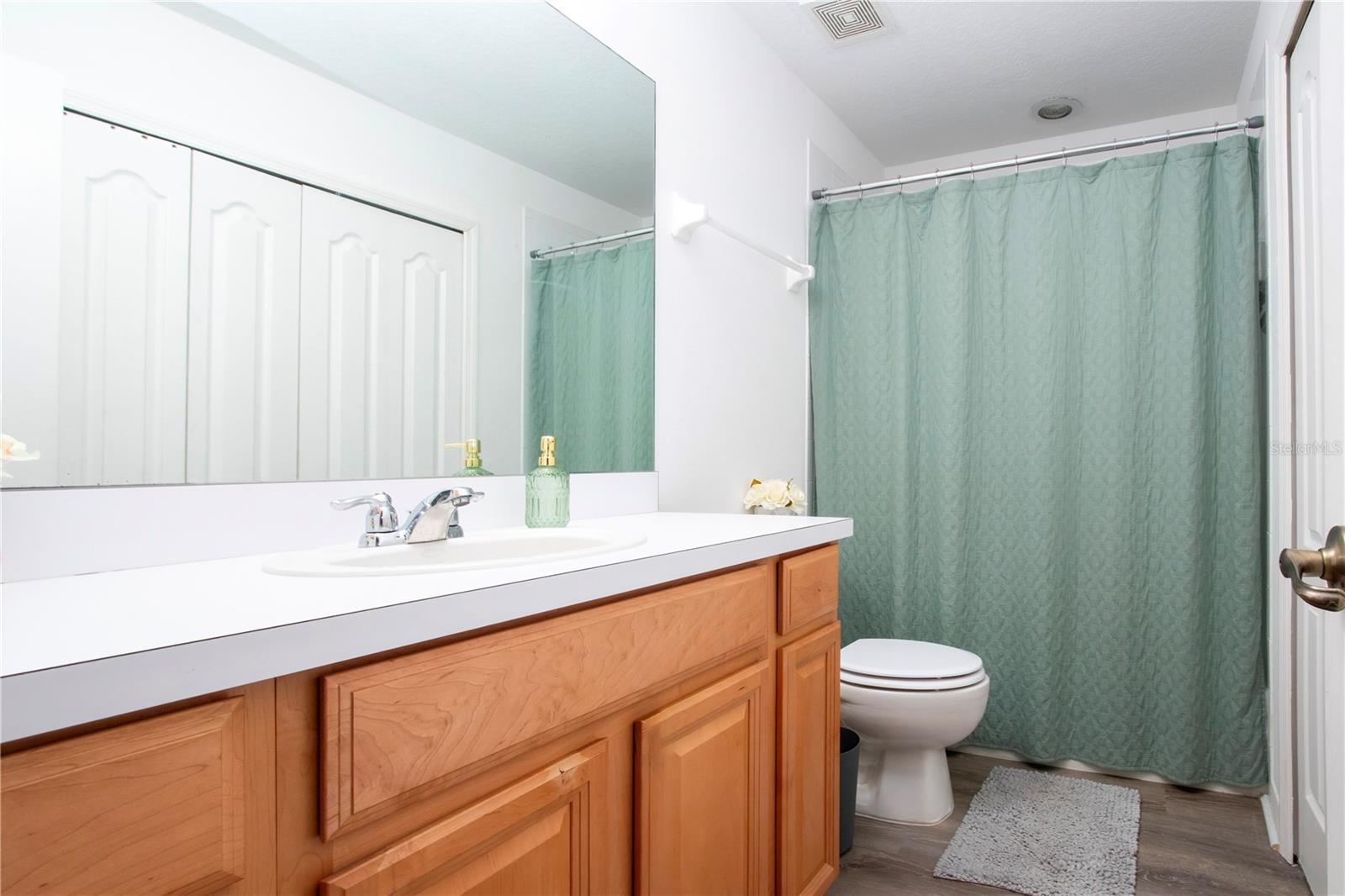 THE TWNHMS AT LIGHTHOUSE COVE I - Residential