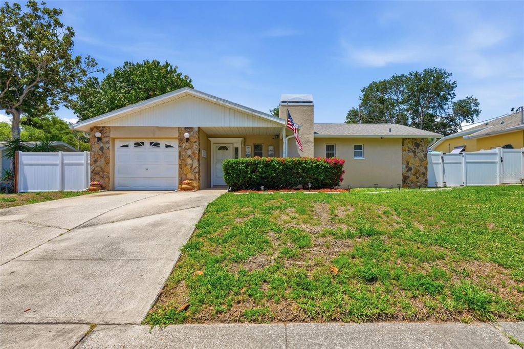 Photo of 1008 Connecticut Road, Tarpon Springs, FL 34689 (MLS # TB8511476)