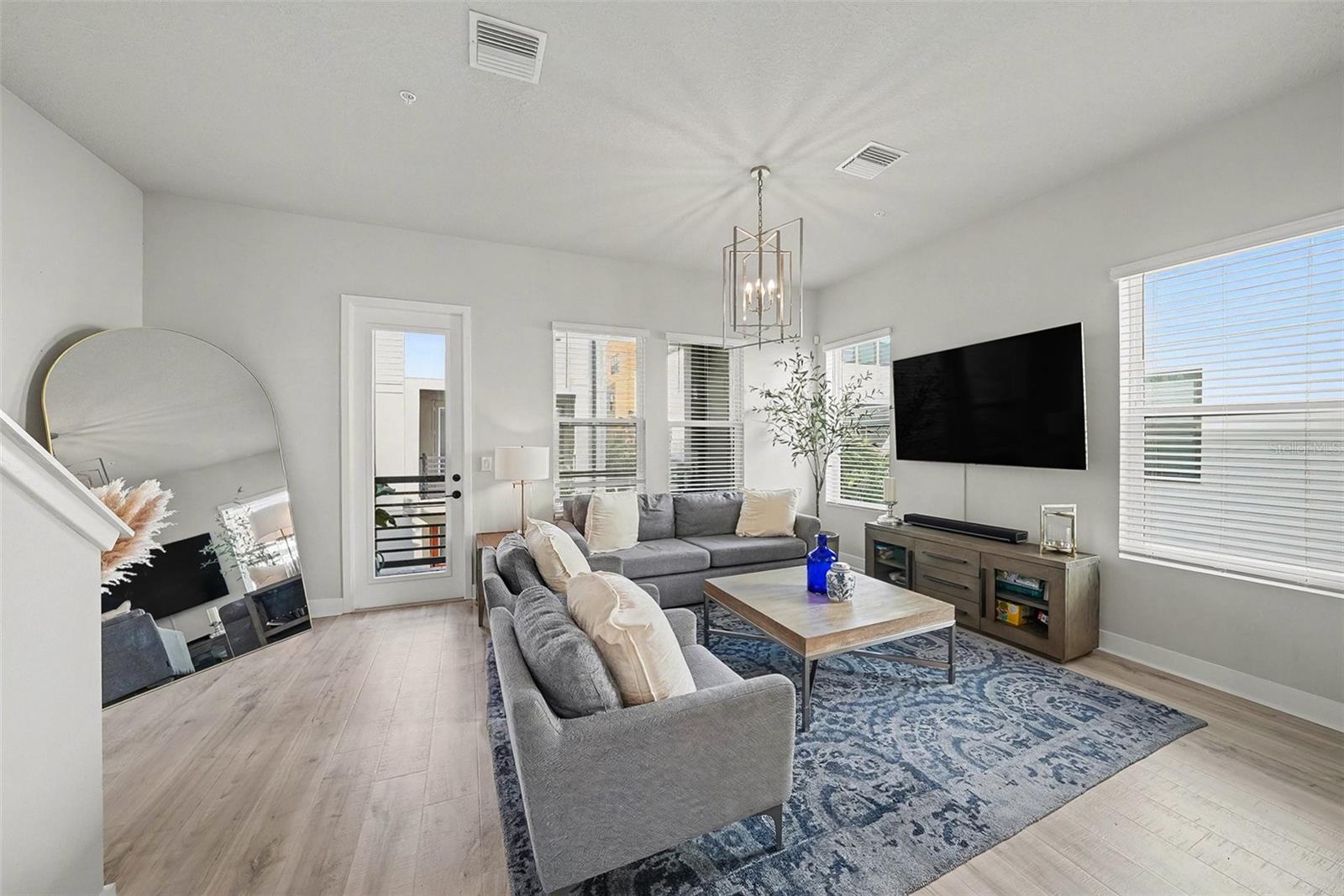 WESTSHORE VILLAGE TWNHMS - Residential