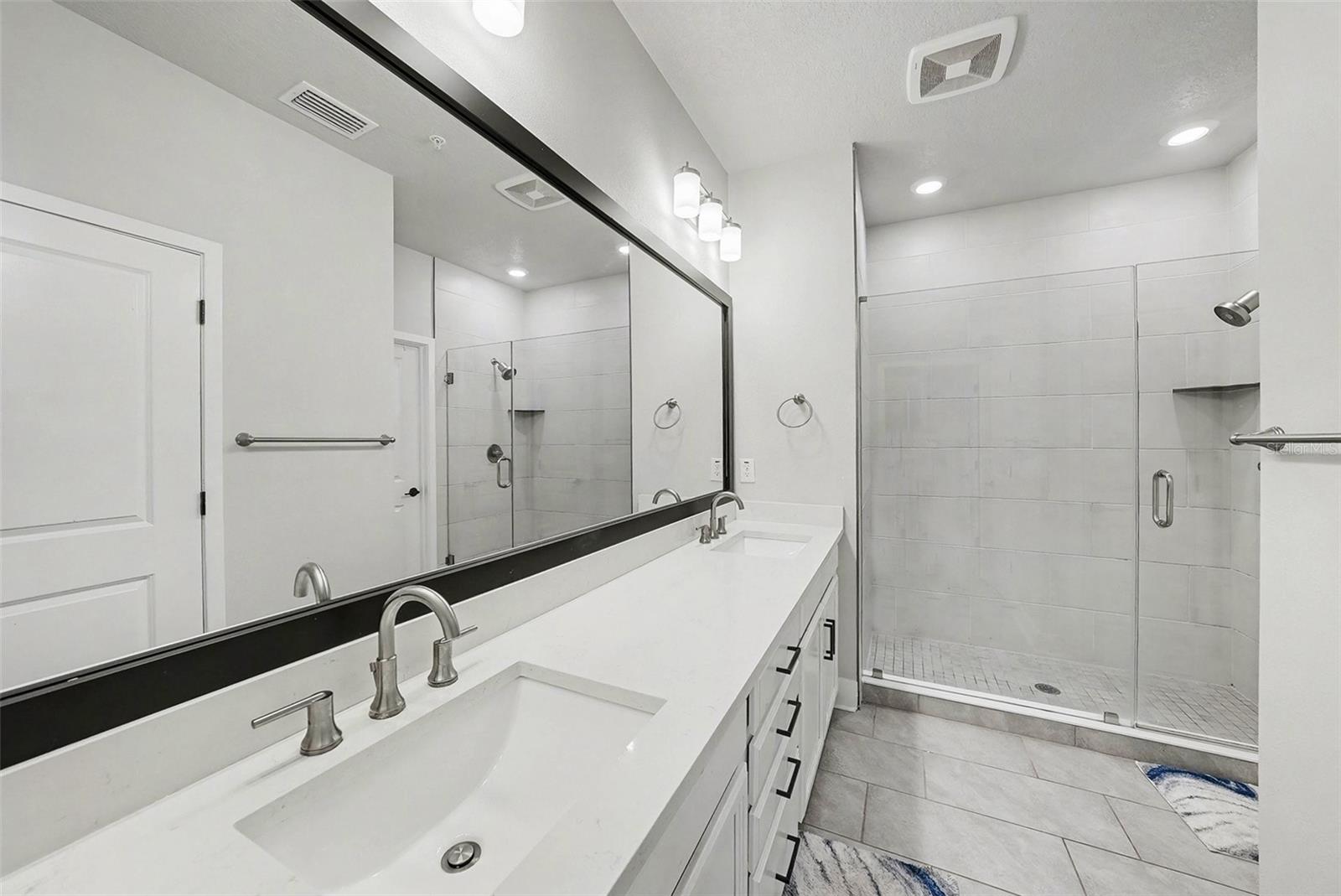 WESTSHORE VILLAGE TWNHMS - Residential