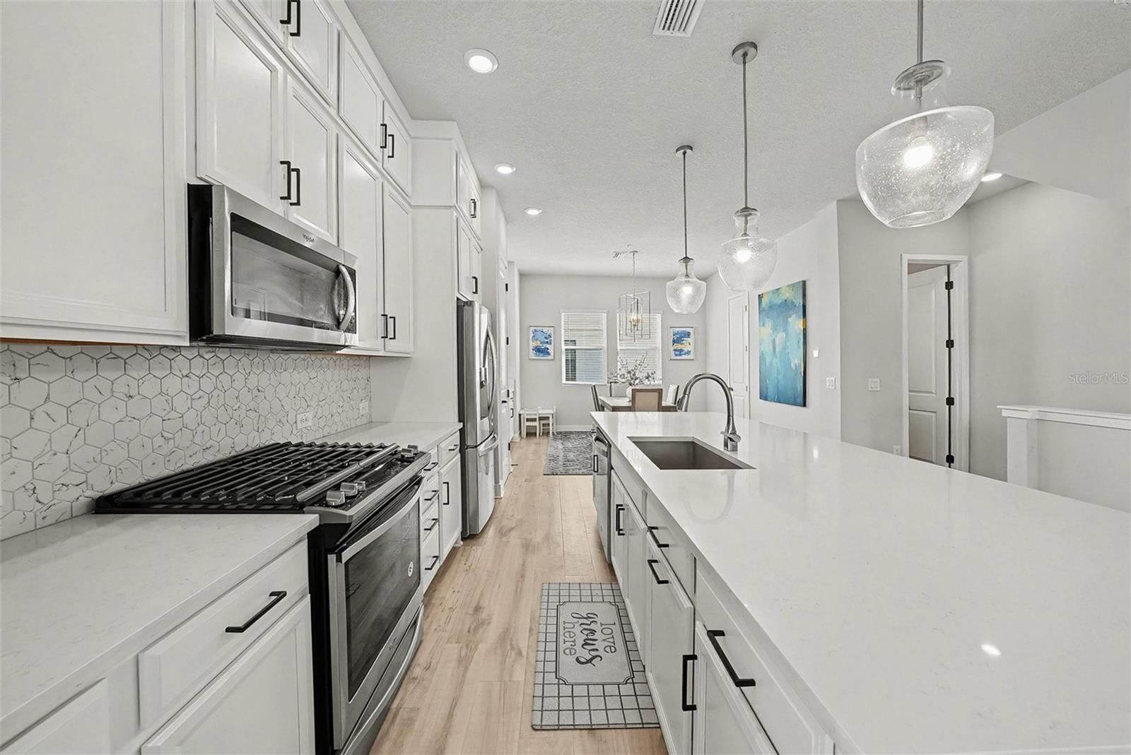 WESTSHORE VILLAGE TWNHMS - Residential