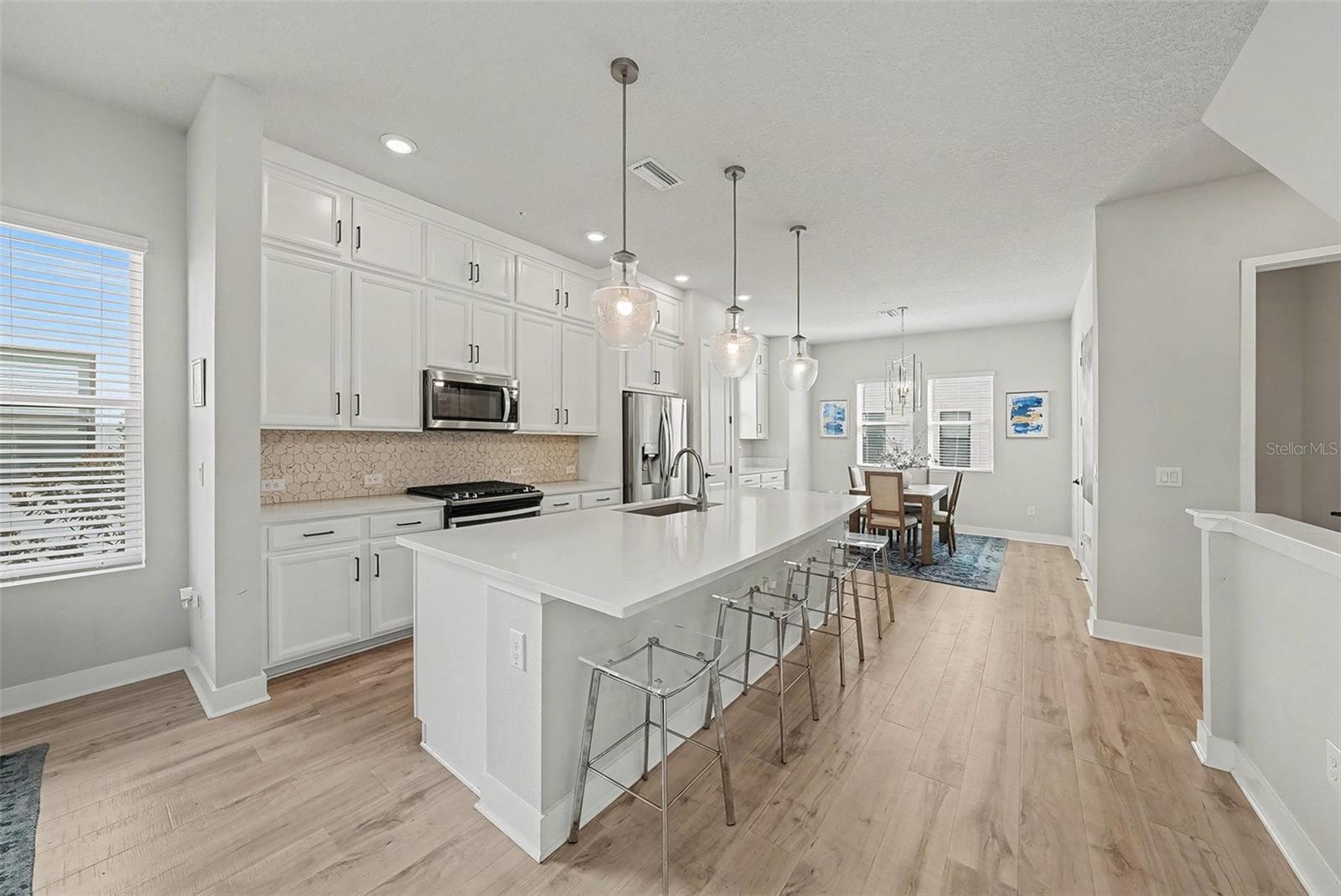 WESTSHORE VILLAGE TWNHMS - Residential