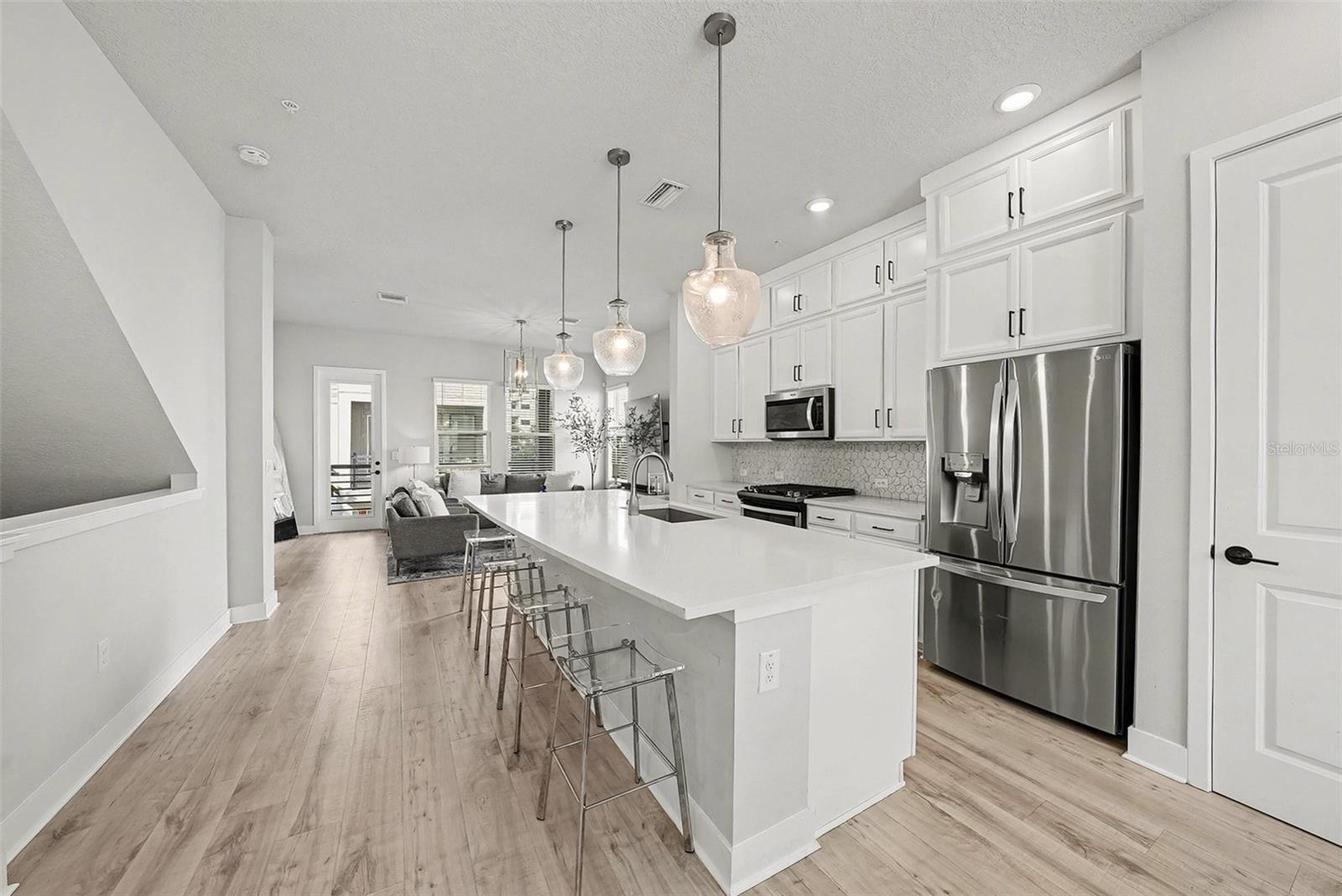 WESTSHORE VILLAGE TWNHMS - Residential