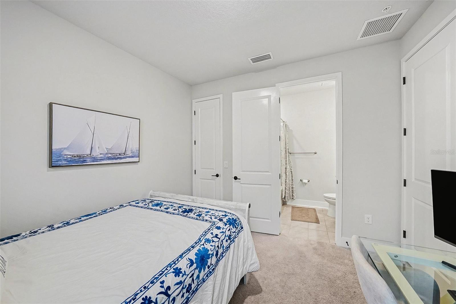 WESTSHORE VILLAGE TWNHMS - Residential