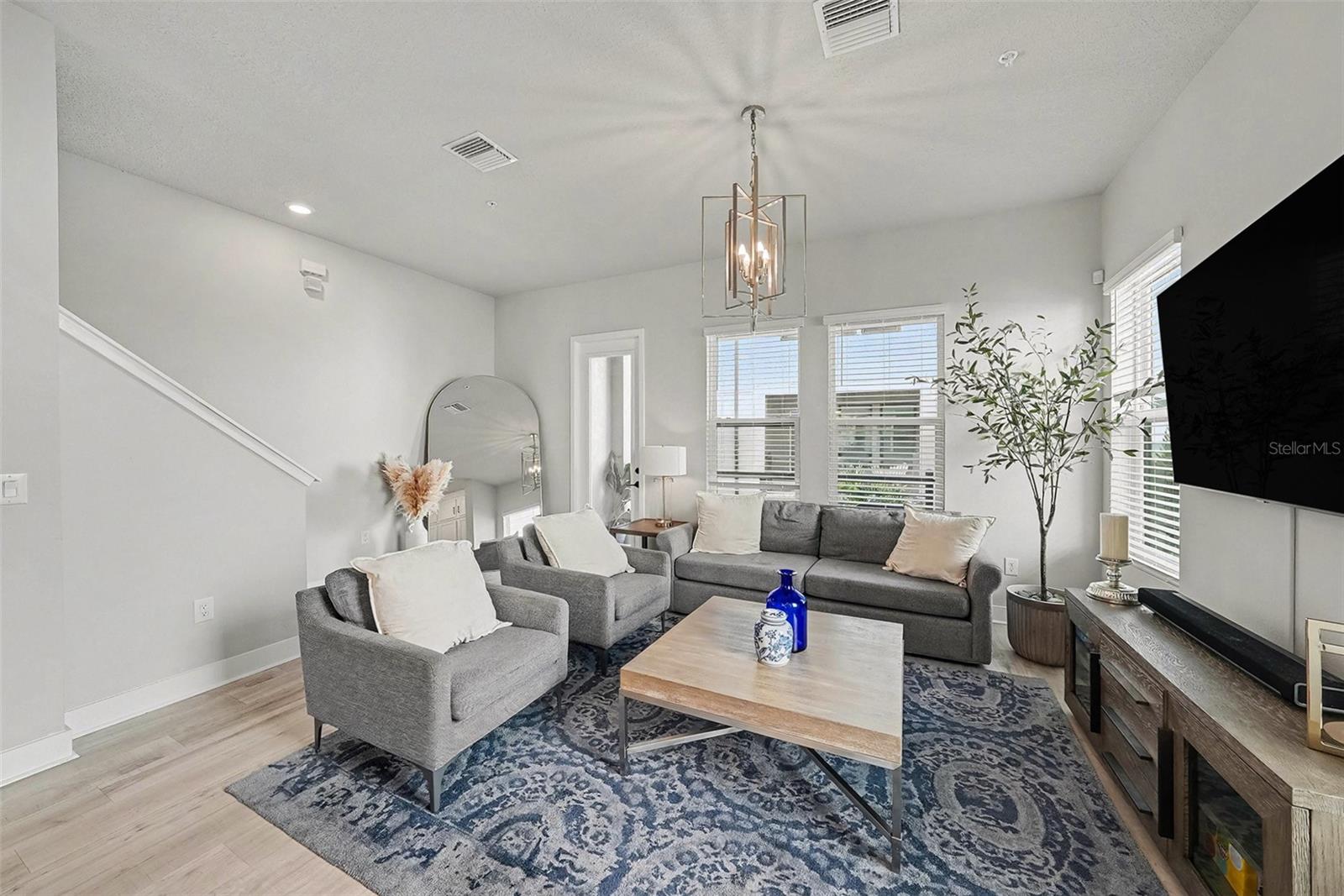 WESTSHORE VILLAGE TWNHMS - Residential