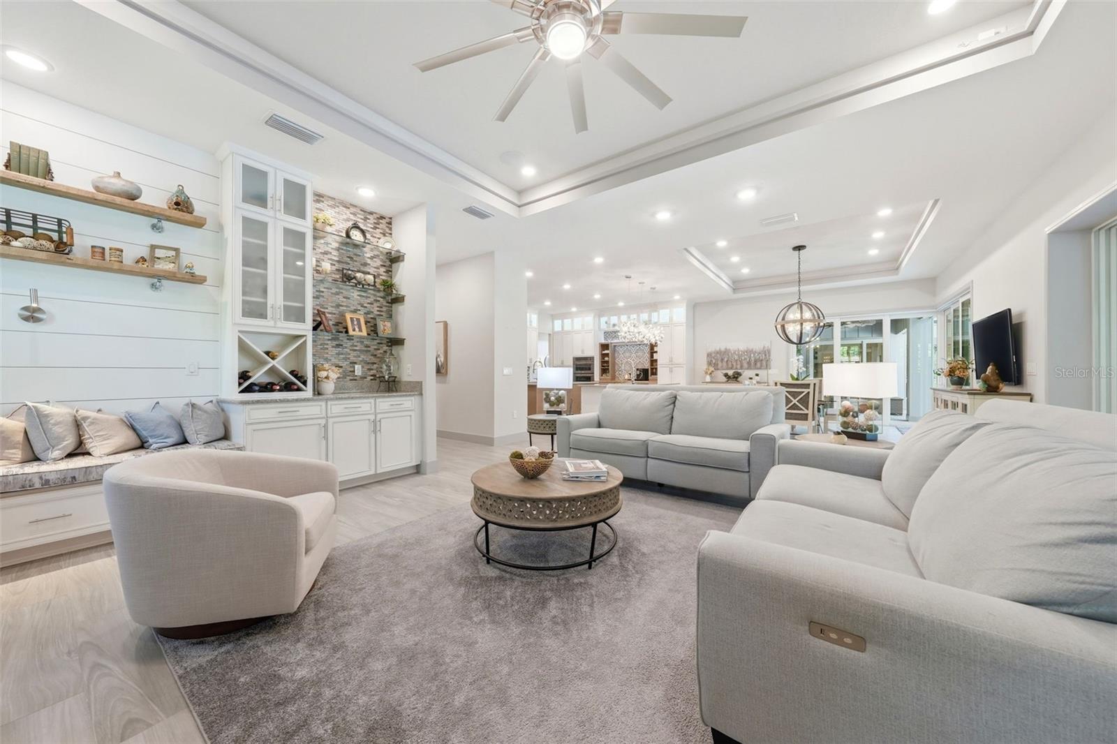 LIVE OAK ESTATES - Residential