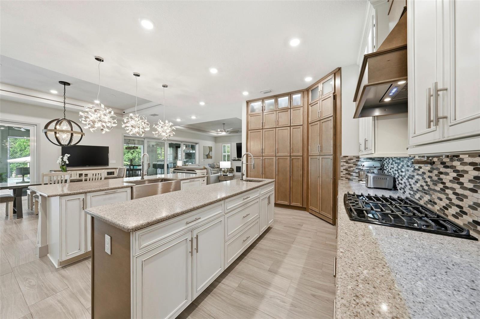LIVE OAK ESTATES - Residential