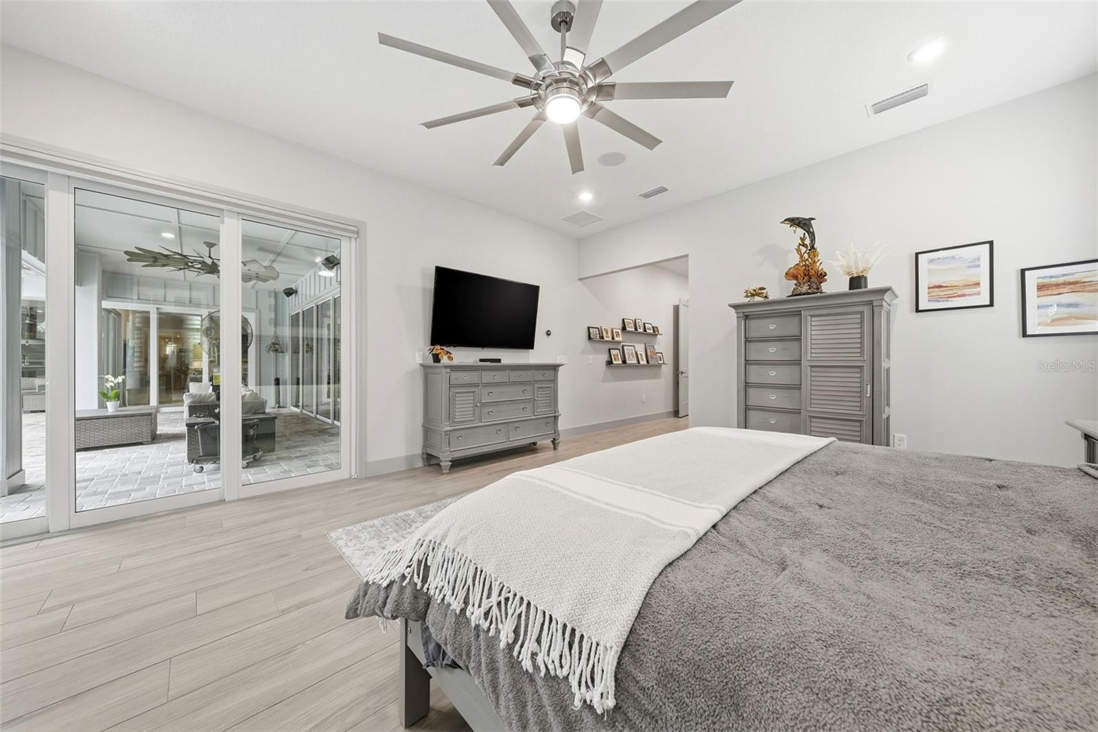 LIVE OAK ESTATES - Residential