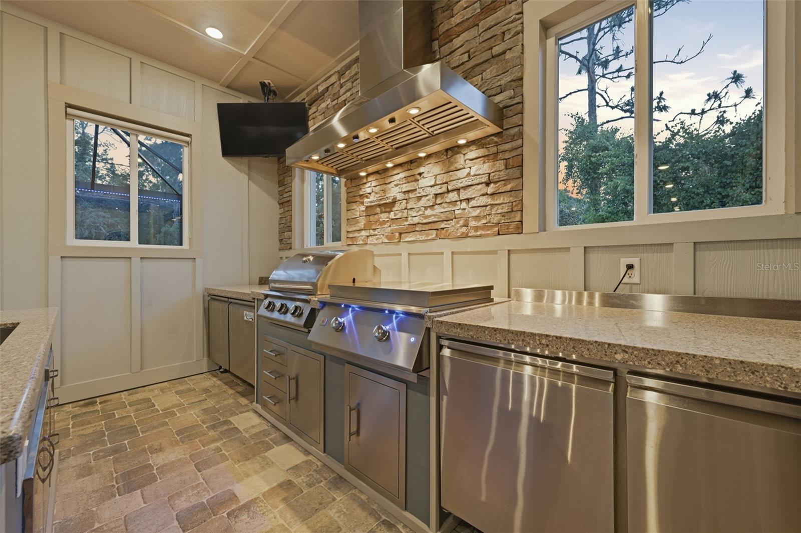 LIVE OAK ESTATES - Residential