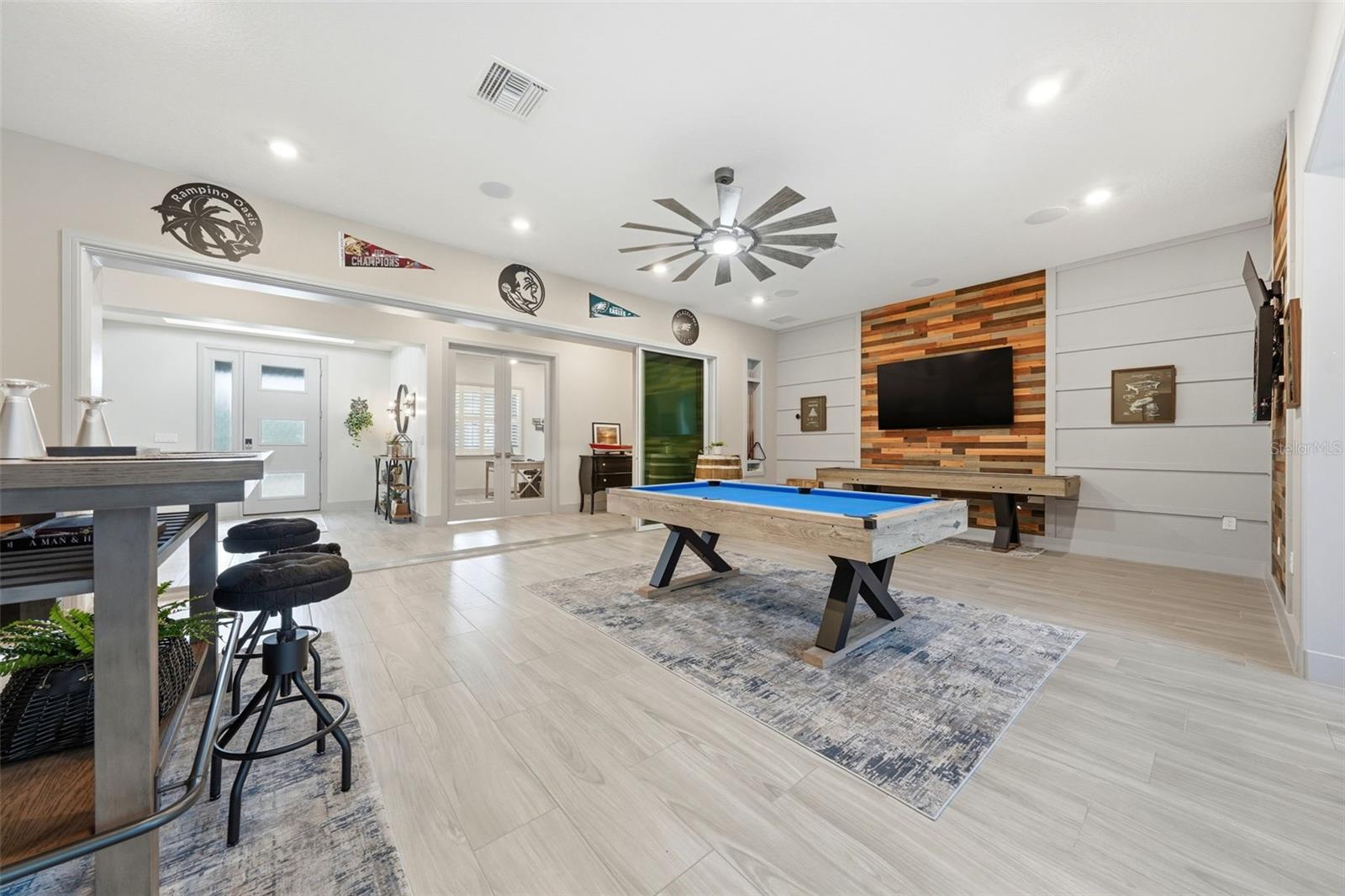 LIVE OAK ESTATES - Residential