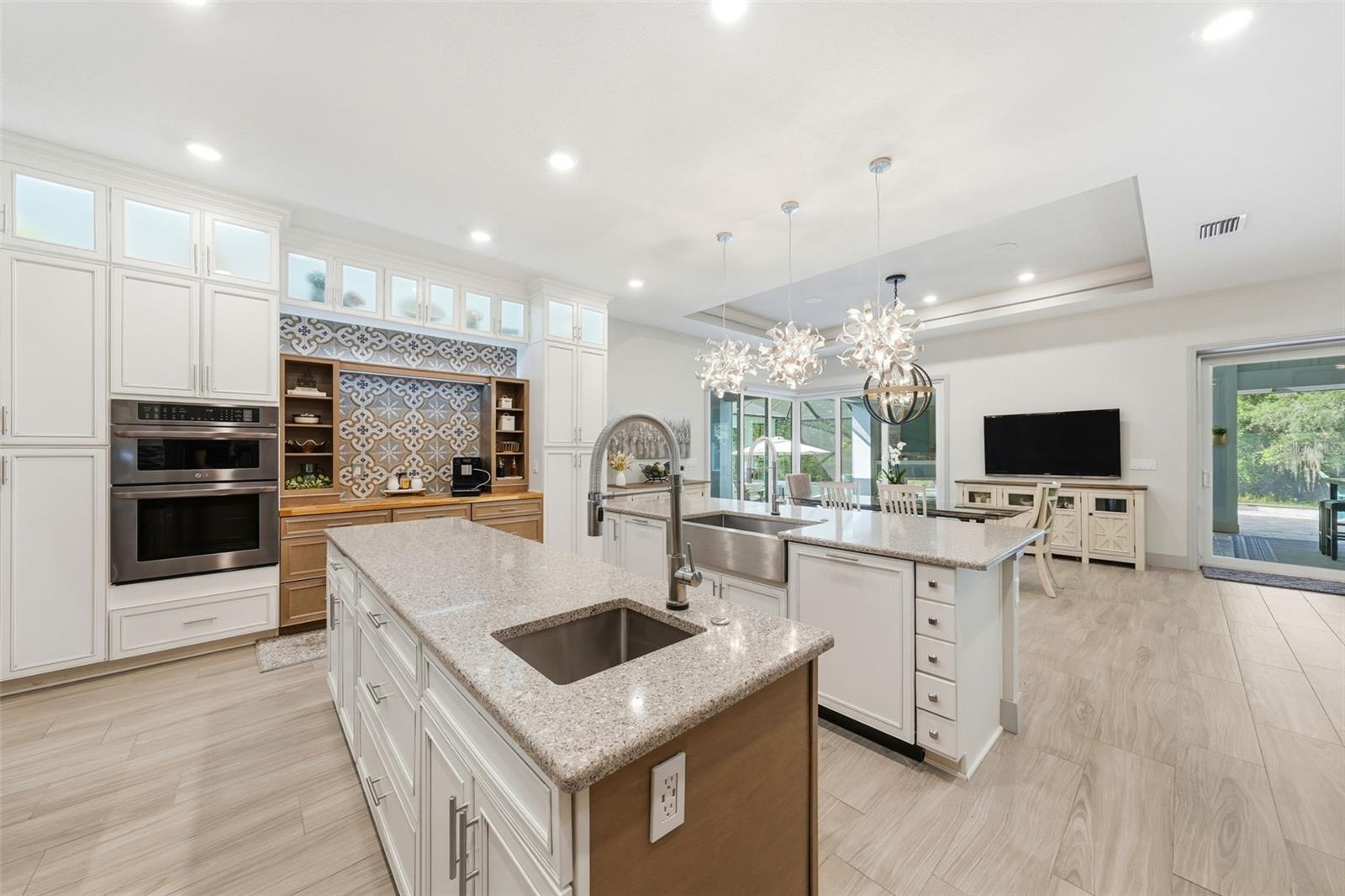 LIVE OAK ESTATES - Residential