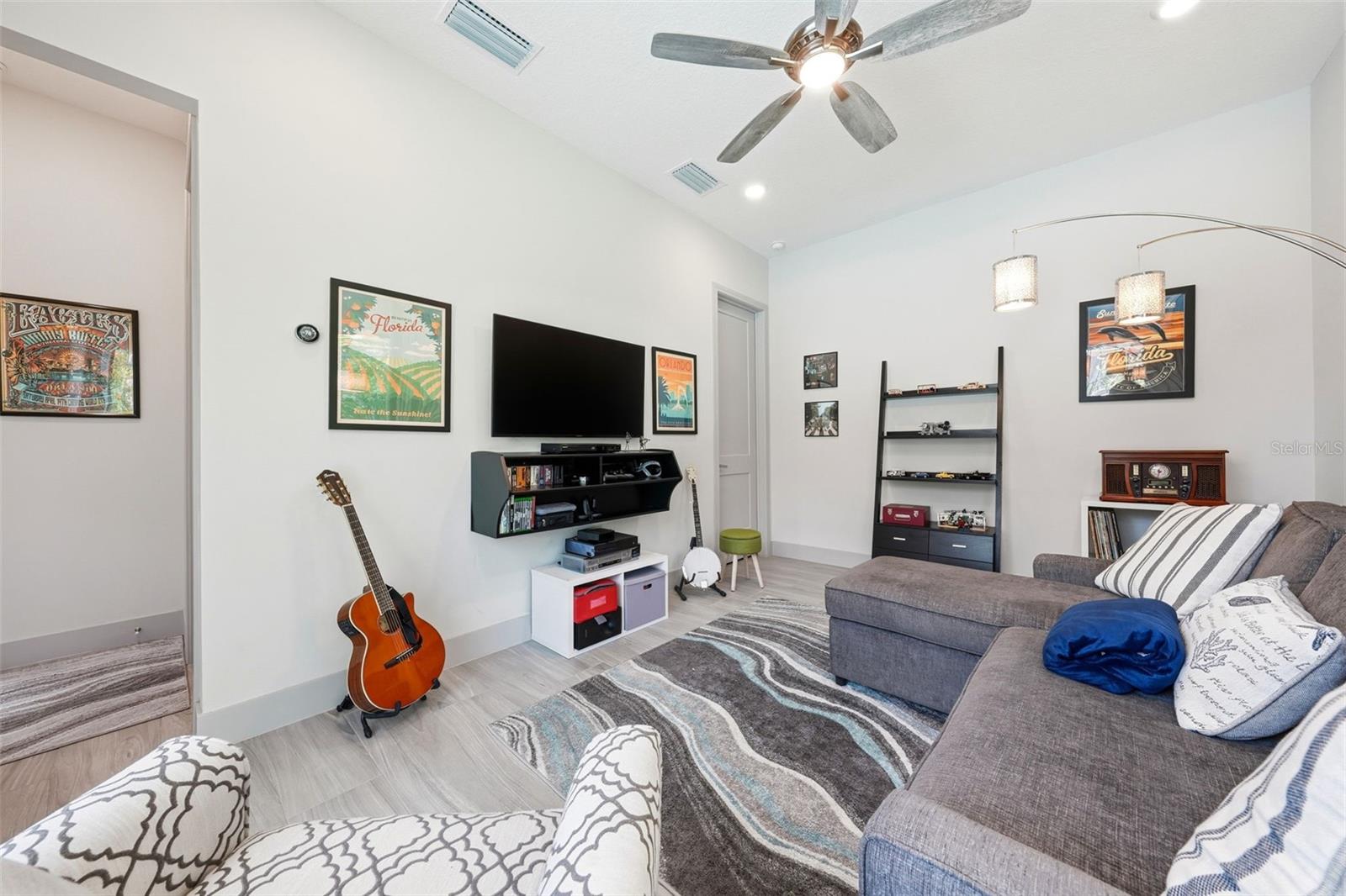 LIVE OAK ESTATES - Residential