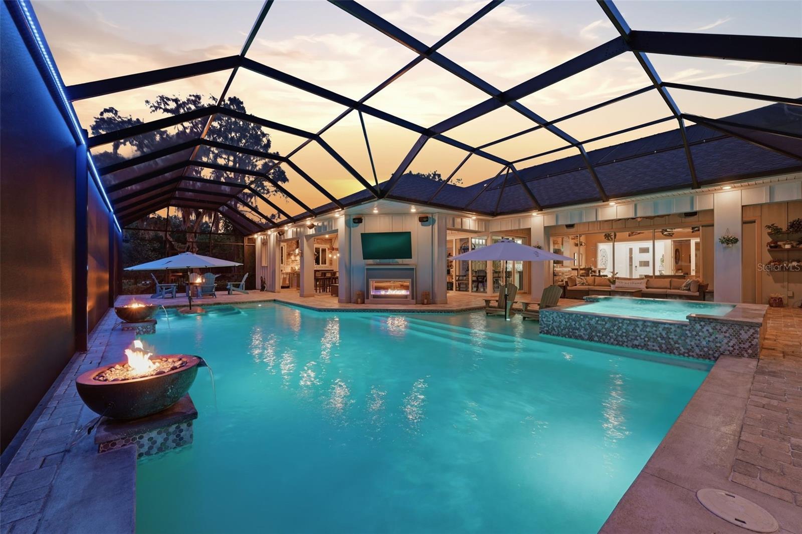 LIVE OAK ESTATES - Residential