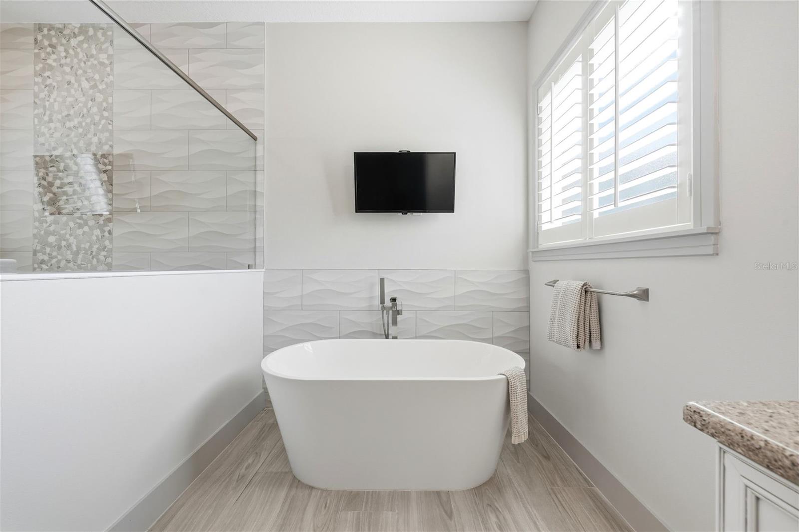 LIVE OAK ESTATES - Residential
