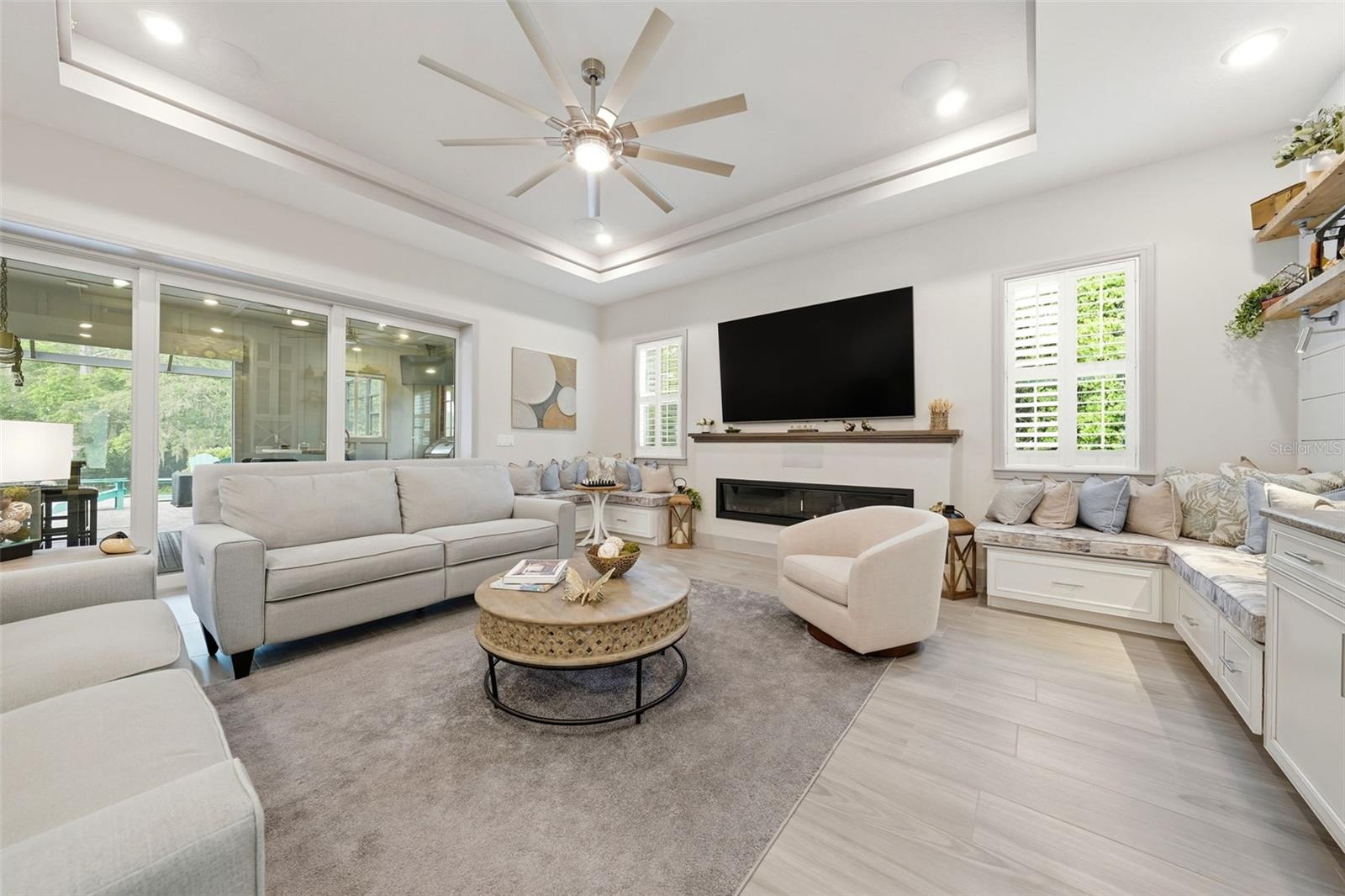LIVE OAK ESTATES - Residential