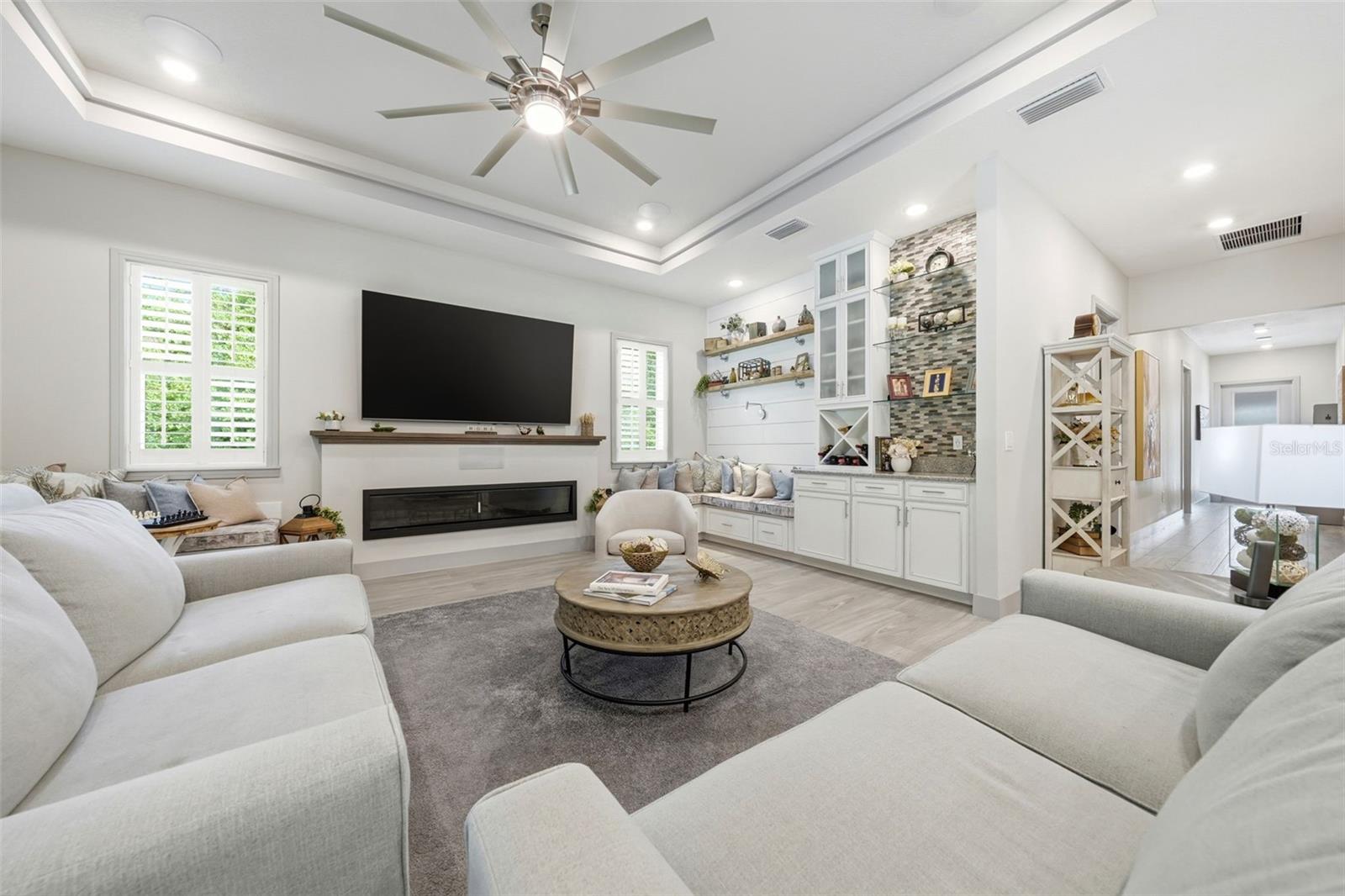 LIVE OAK ESTATES - Residential
