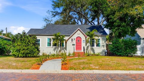 Photo of 511 27th Avenue N, St Petersburg, FL 33704 (MLS # TB8464280)
