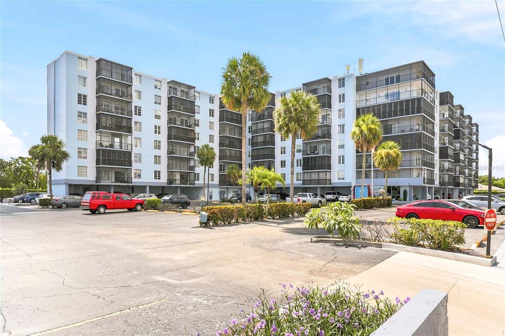 Photo of 2901 26th Street W #818, Bradenton, FL 34205 (MLS # TB8540770)